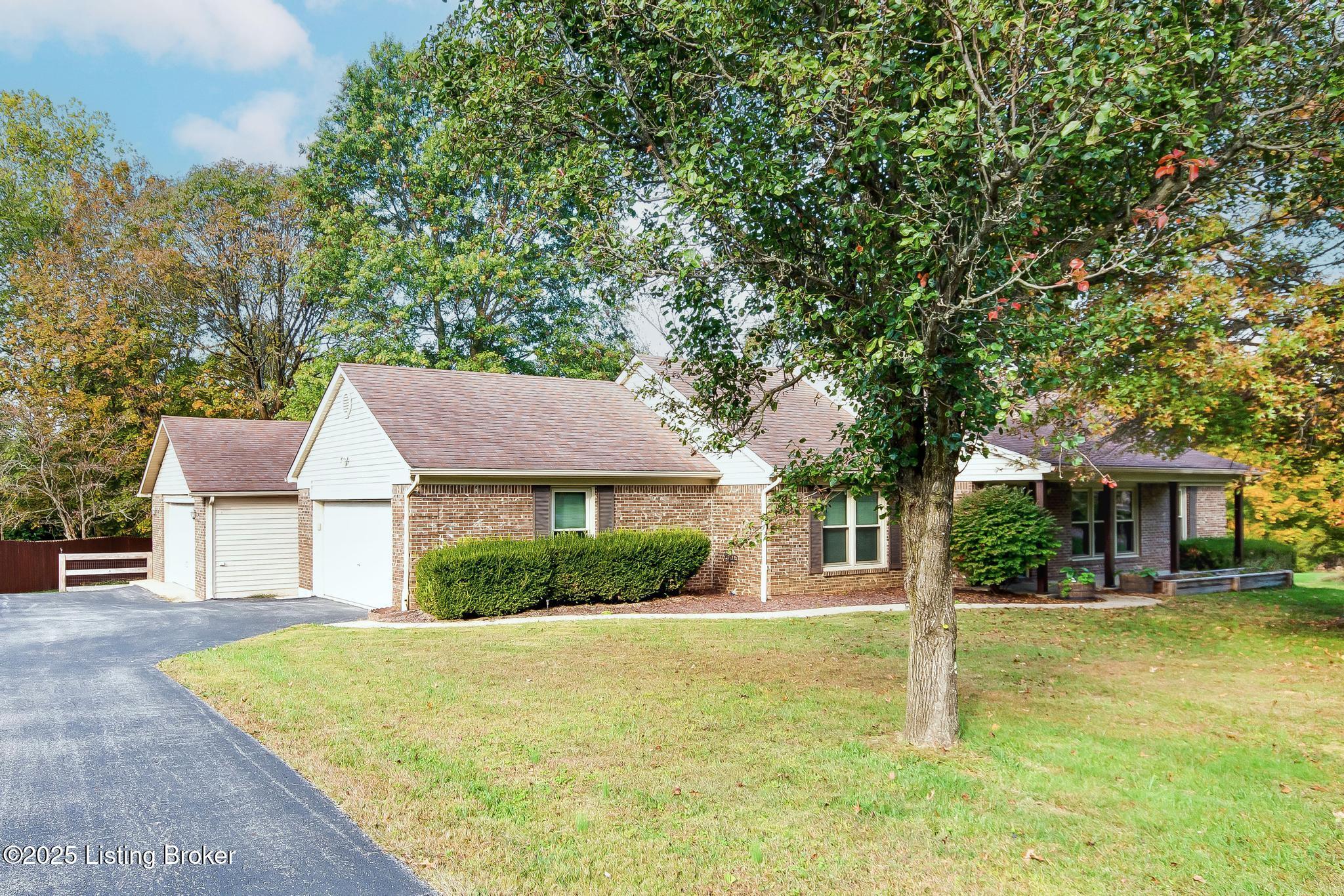 1625 Tina Ct Property Photo 1