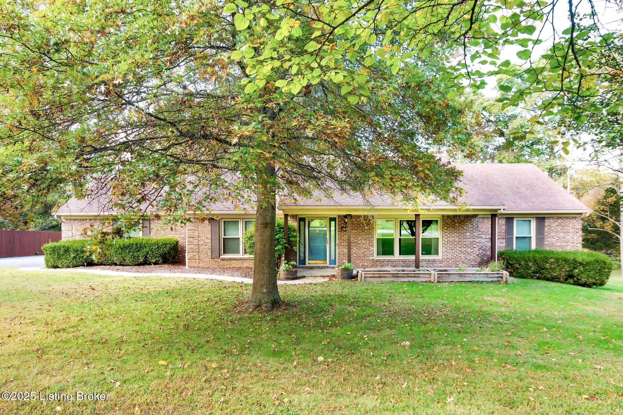 1625 Tina Ct Property Photo 2