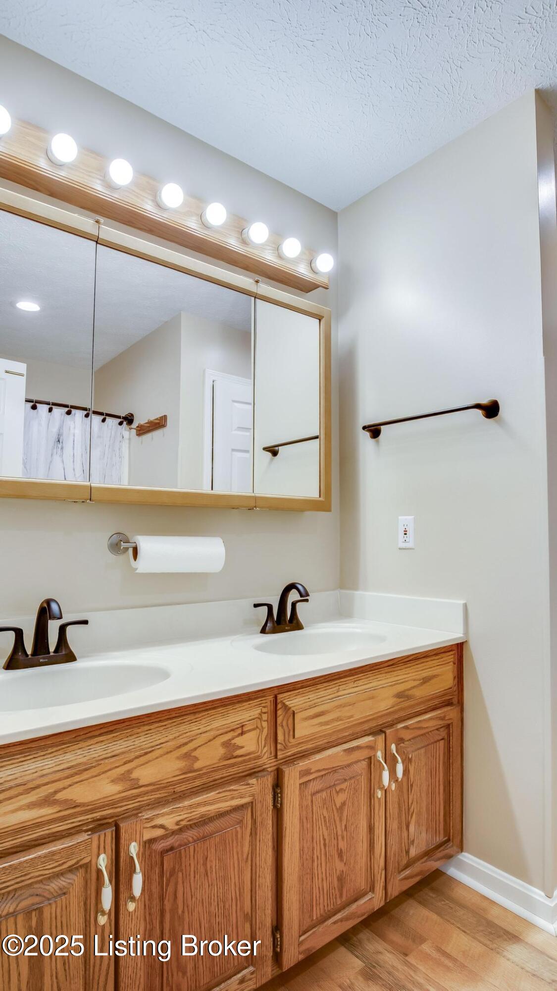 1625 Tina Ct Property Photo 9