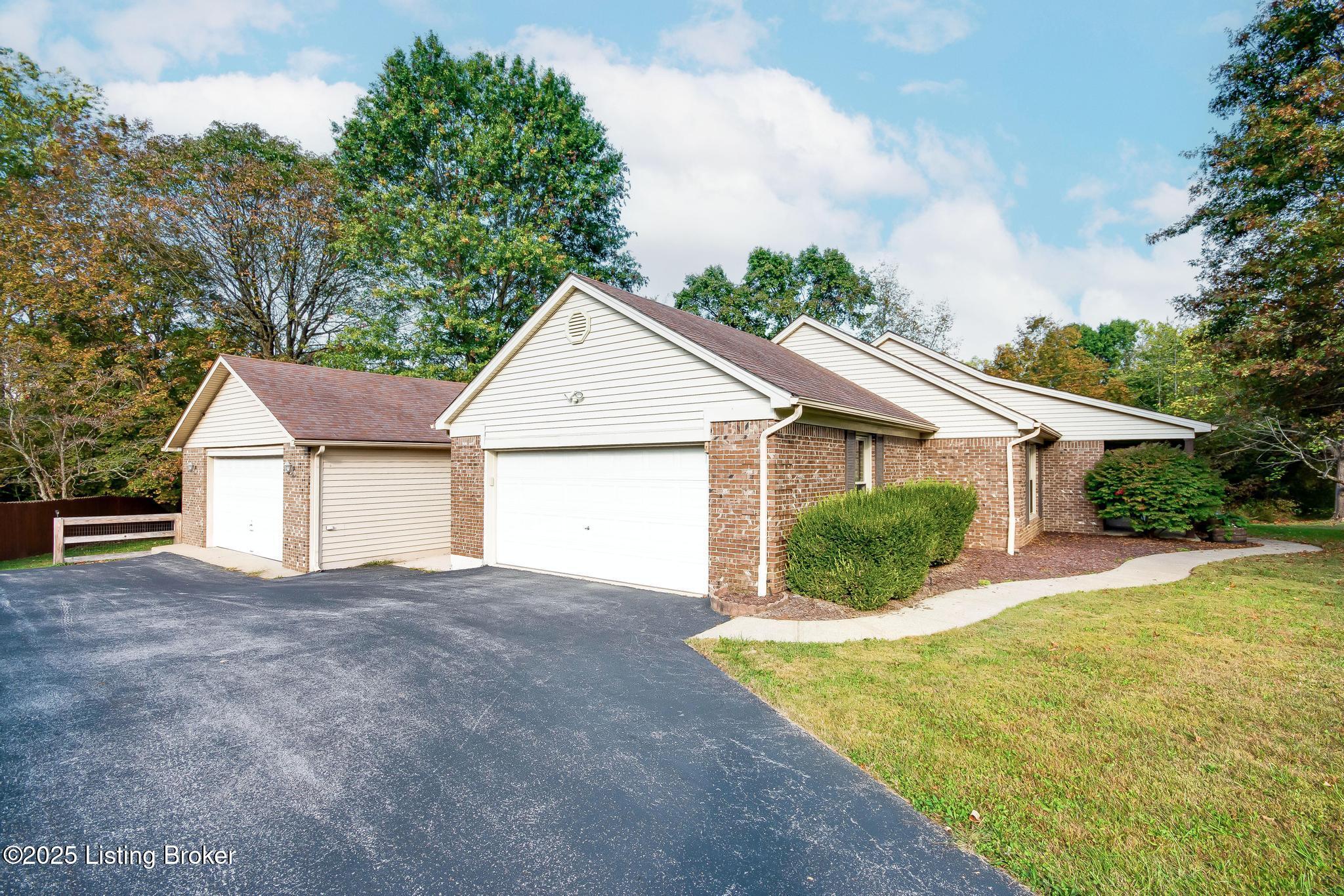 1625 Tina Ct Property Photo 19