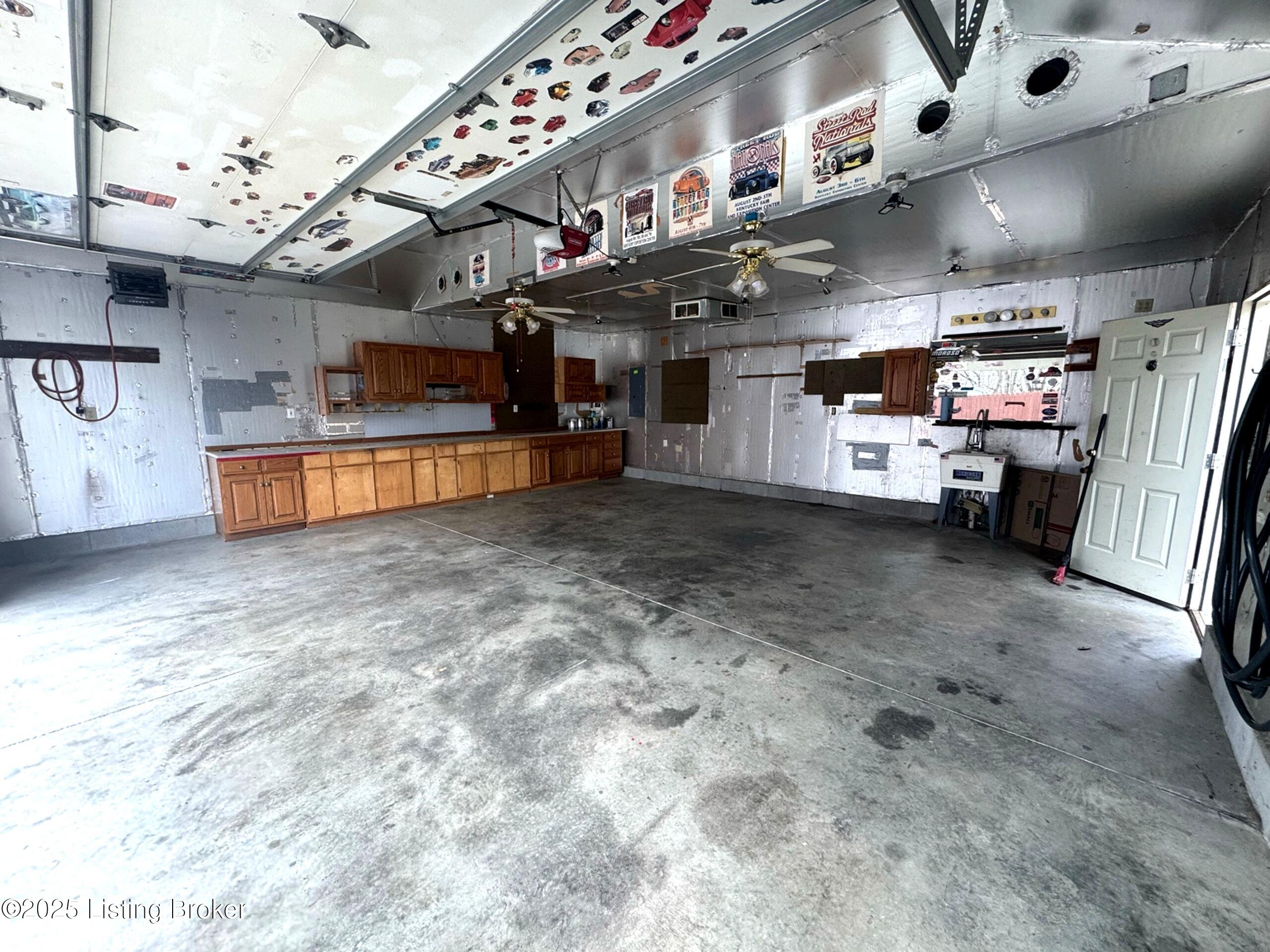 1625 Tina Ct Property Photo 21