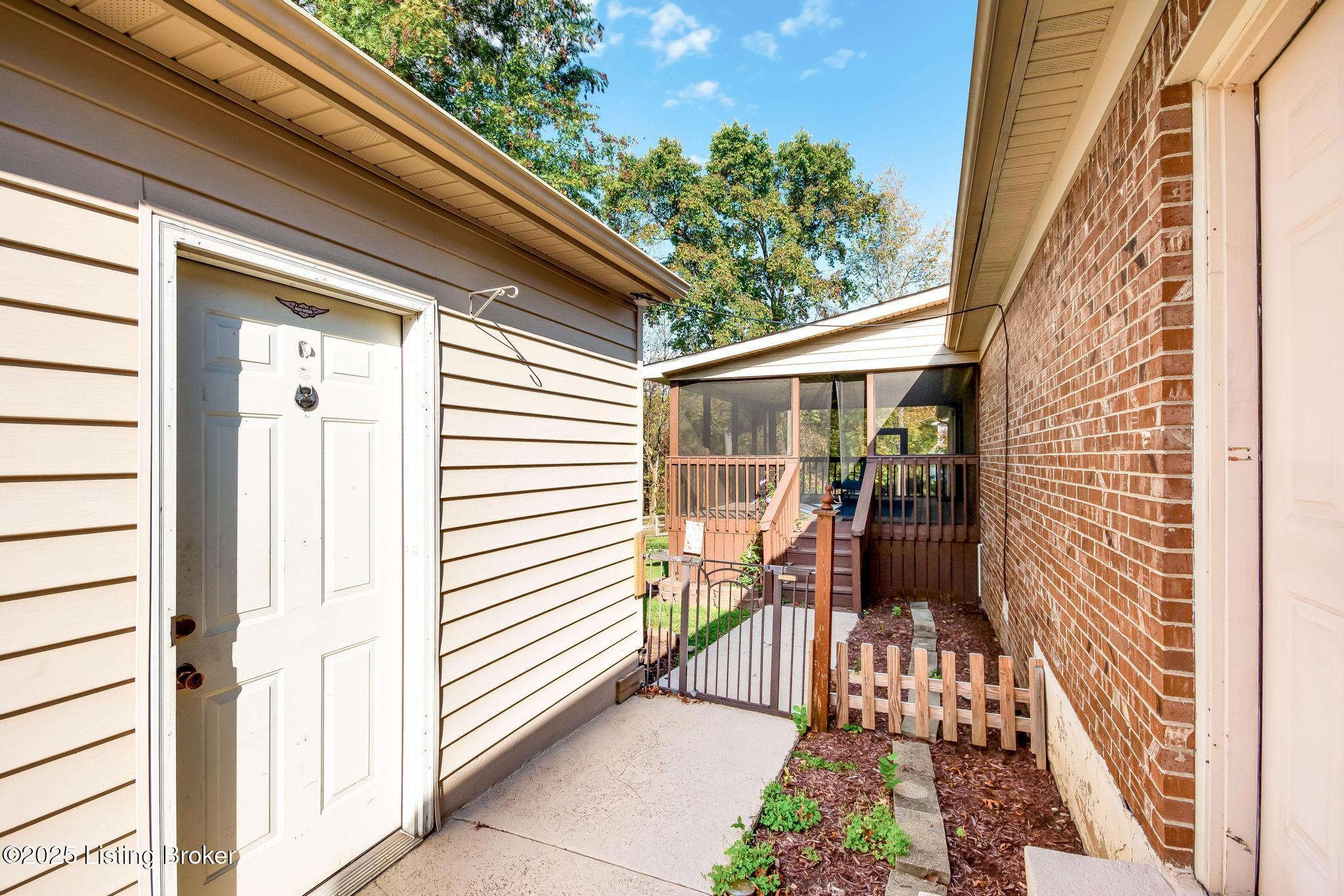 1625 Tina Ct Property Photo 22