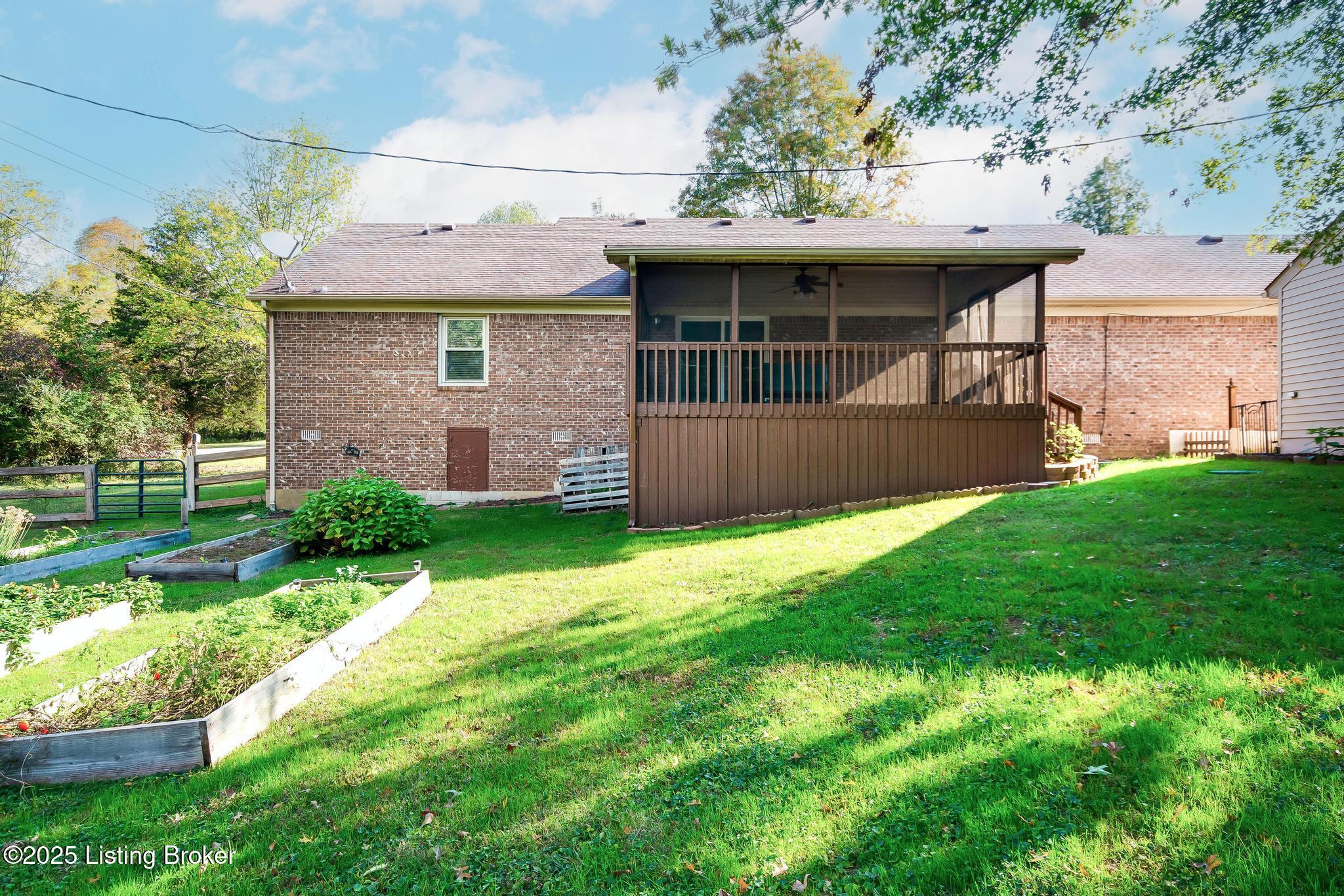 1625 Tina Ct Property Photo 24