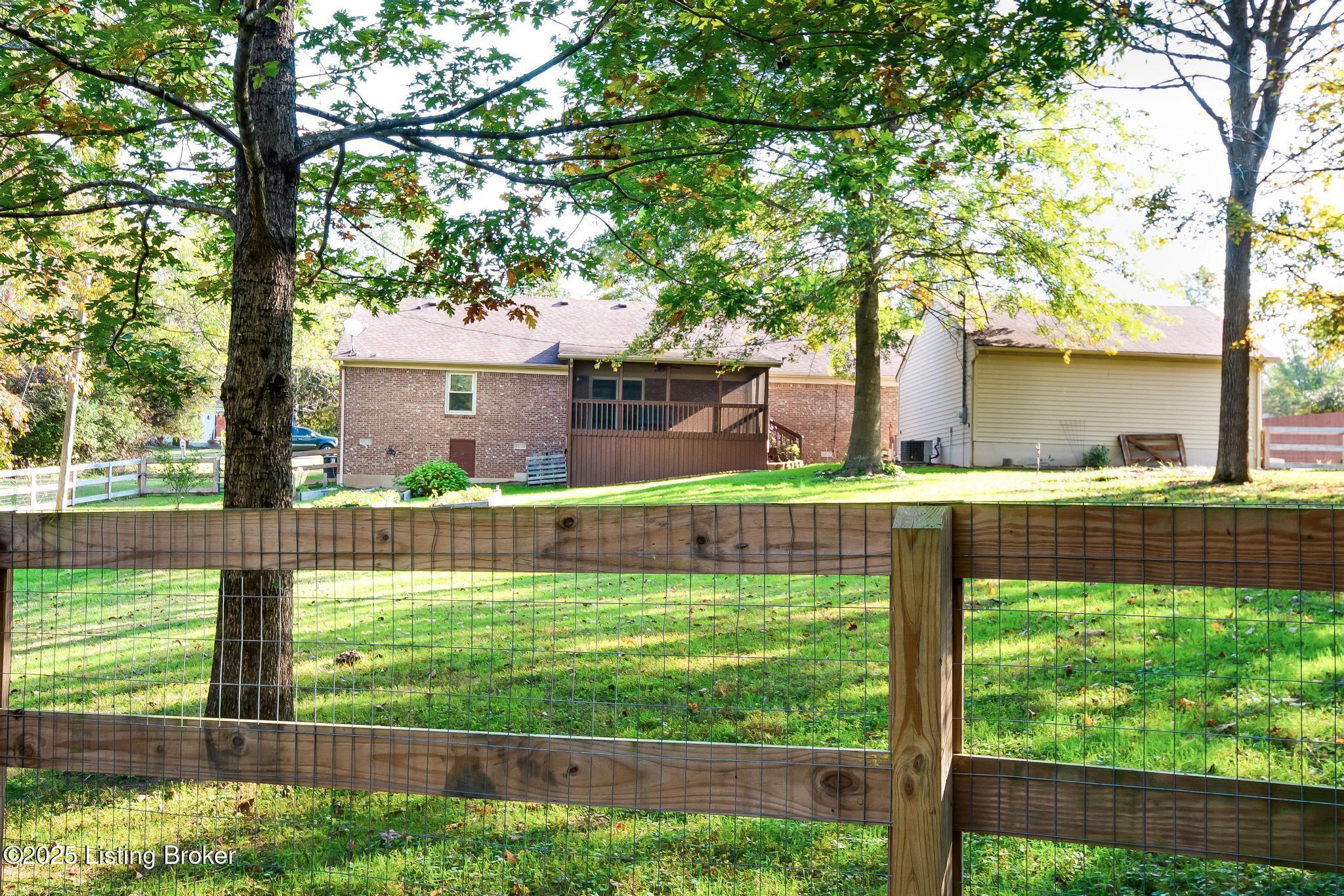 1625 Tina Ct Property Photo 26