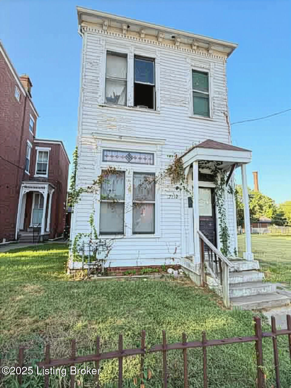 2237 W Jefferson St Property Photo 1