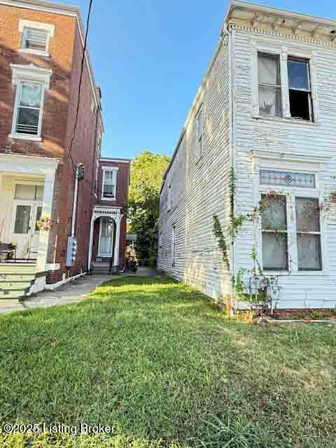 2237 W Jefferson St Property Photo 2