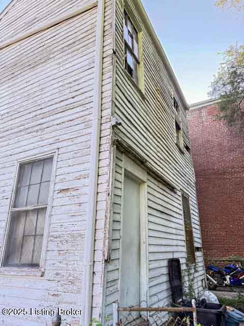 2237 W Jefferson St Property Photo 5