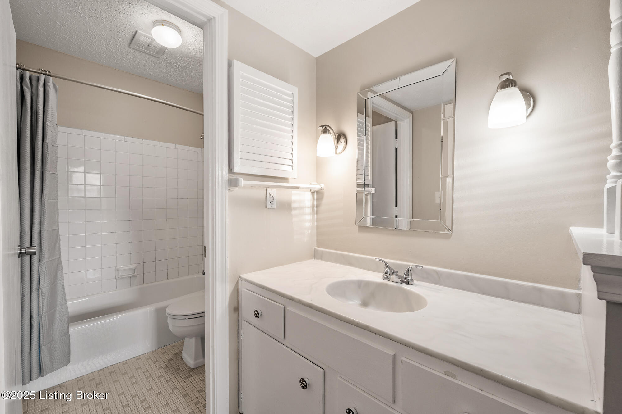 108 Algiers Ct 3 Property Photo 17