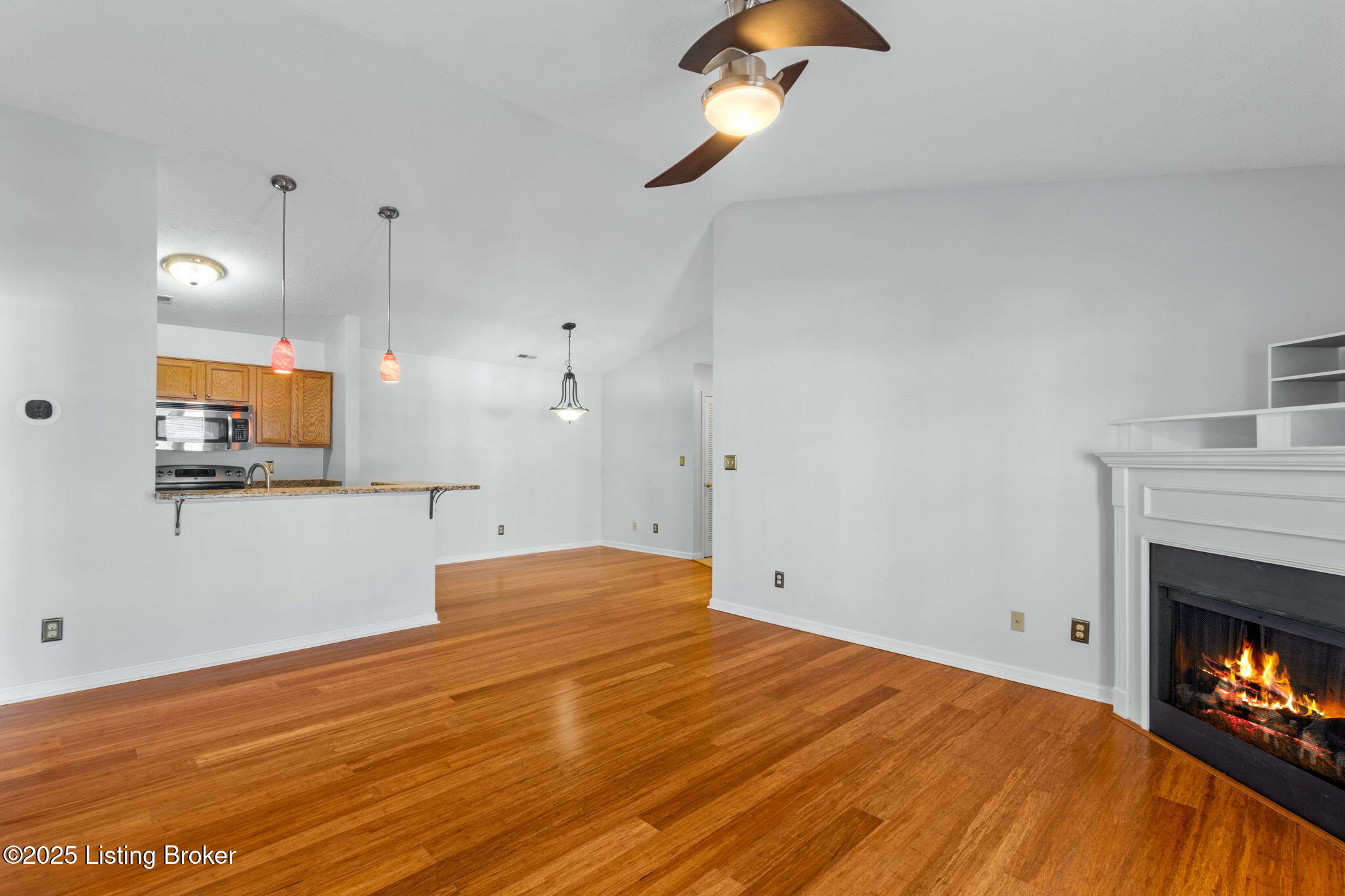 8002 Magnolia Ridge Ct Unit 203 Property Photo 4