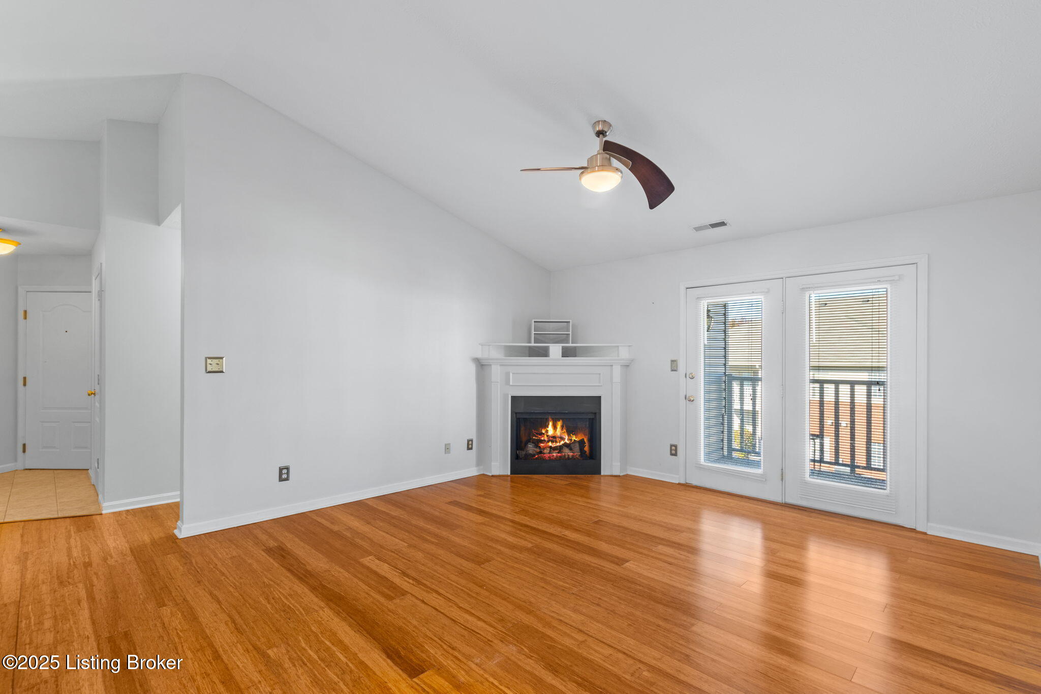 8002 Magnolia Ridge Ct Unit 203 Property Photo 6