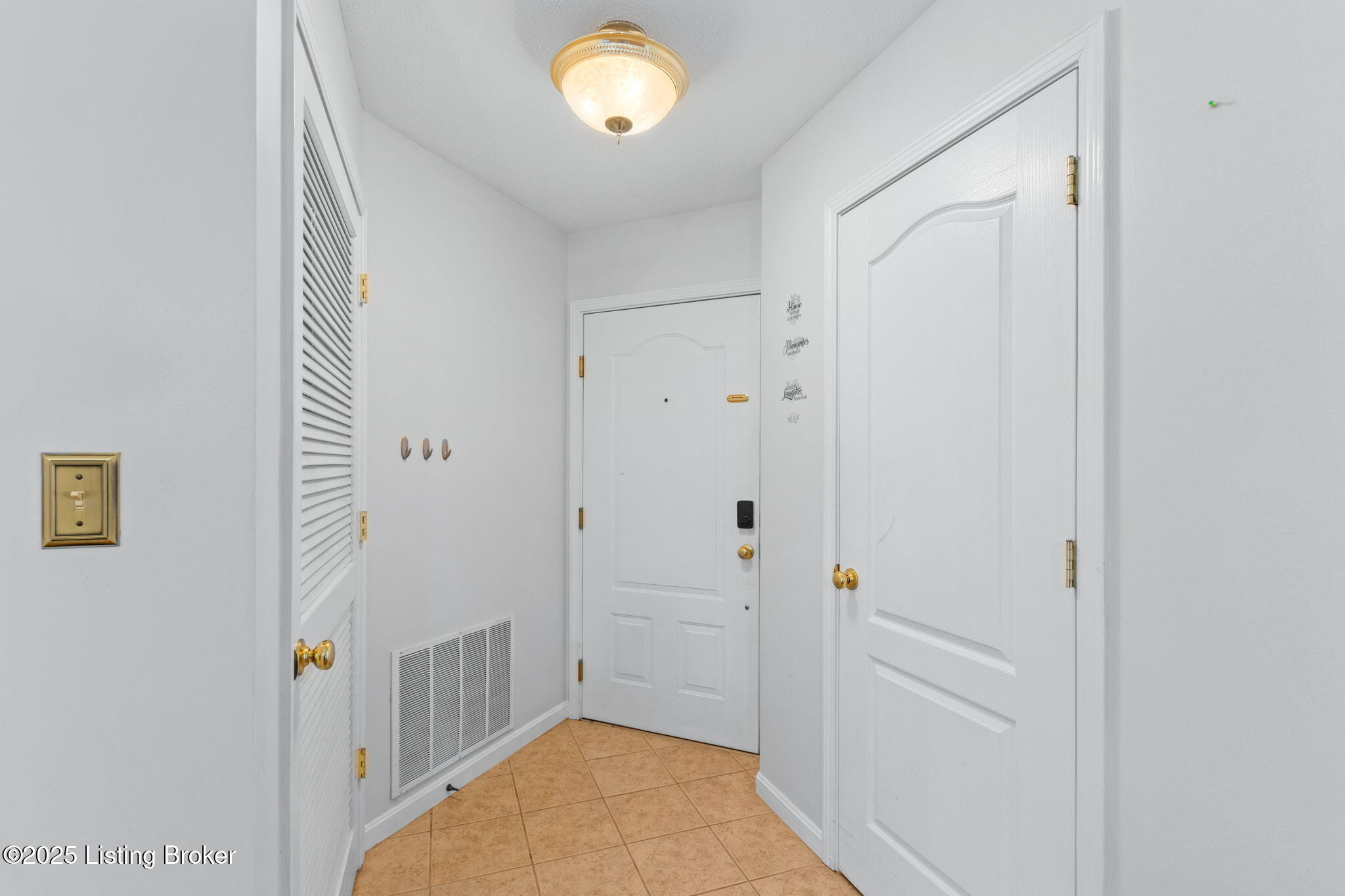 8002 Magnolia Ridge Ct Unit 203 Property Photo 7