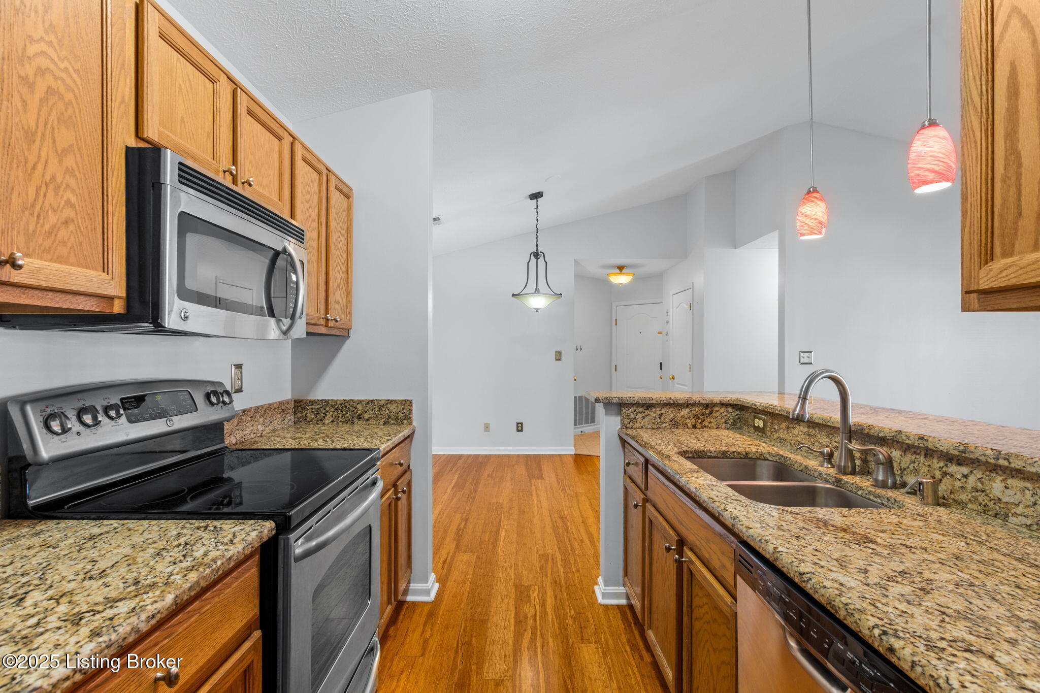 8002 Magnolia Ridge Ct Unit 203 Property Photo 14