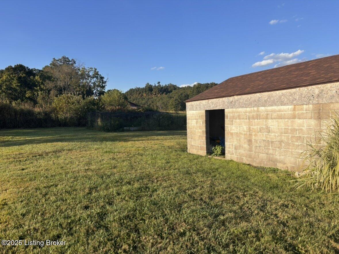 2381 Knob Creek Rd Property Photo 3