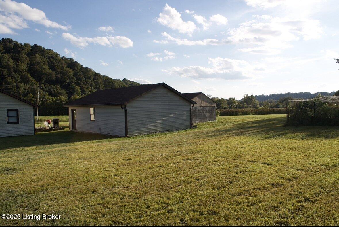 2381 Knob Creek Rd Property Photo 4