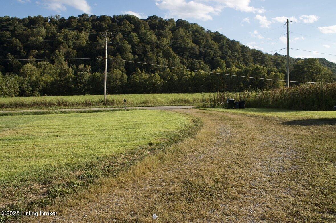 2381 Knob Creek Rd Property Photo 5