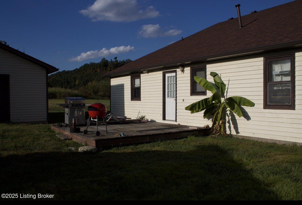 2381 Knob Creek Rd Property Photo 12