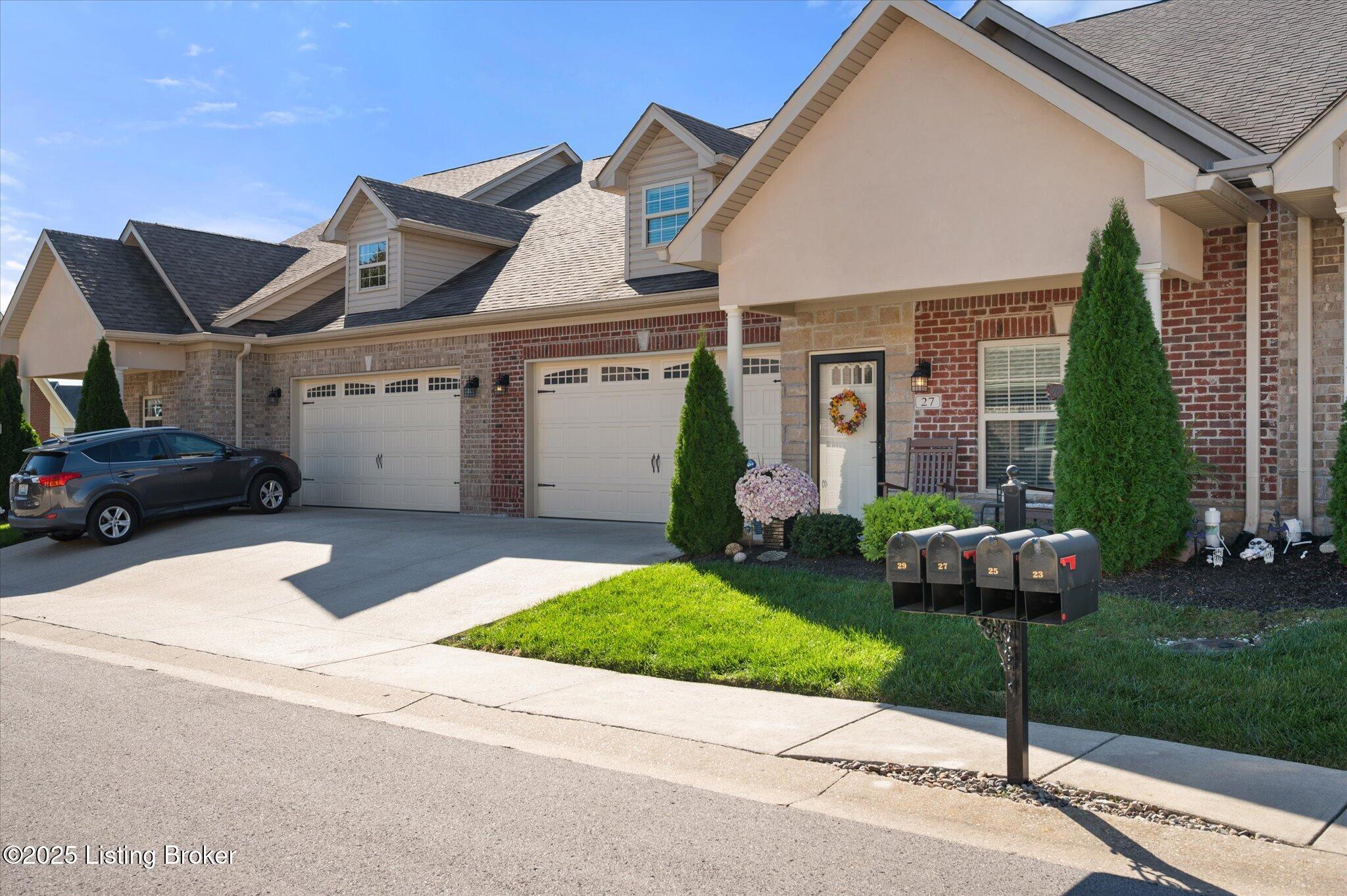 27 Pheasant Glen Ct Property Photo 3