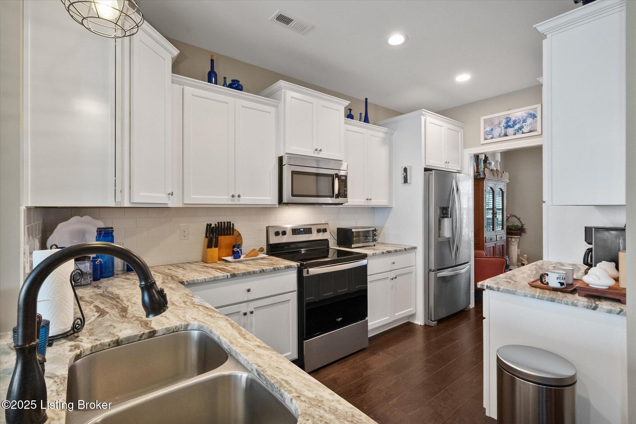 27 Pheasant Glen Ct Property Photo 11