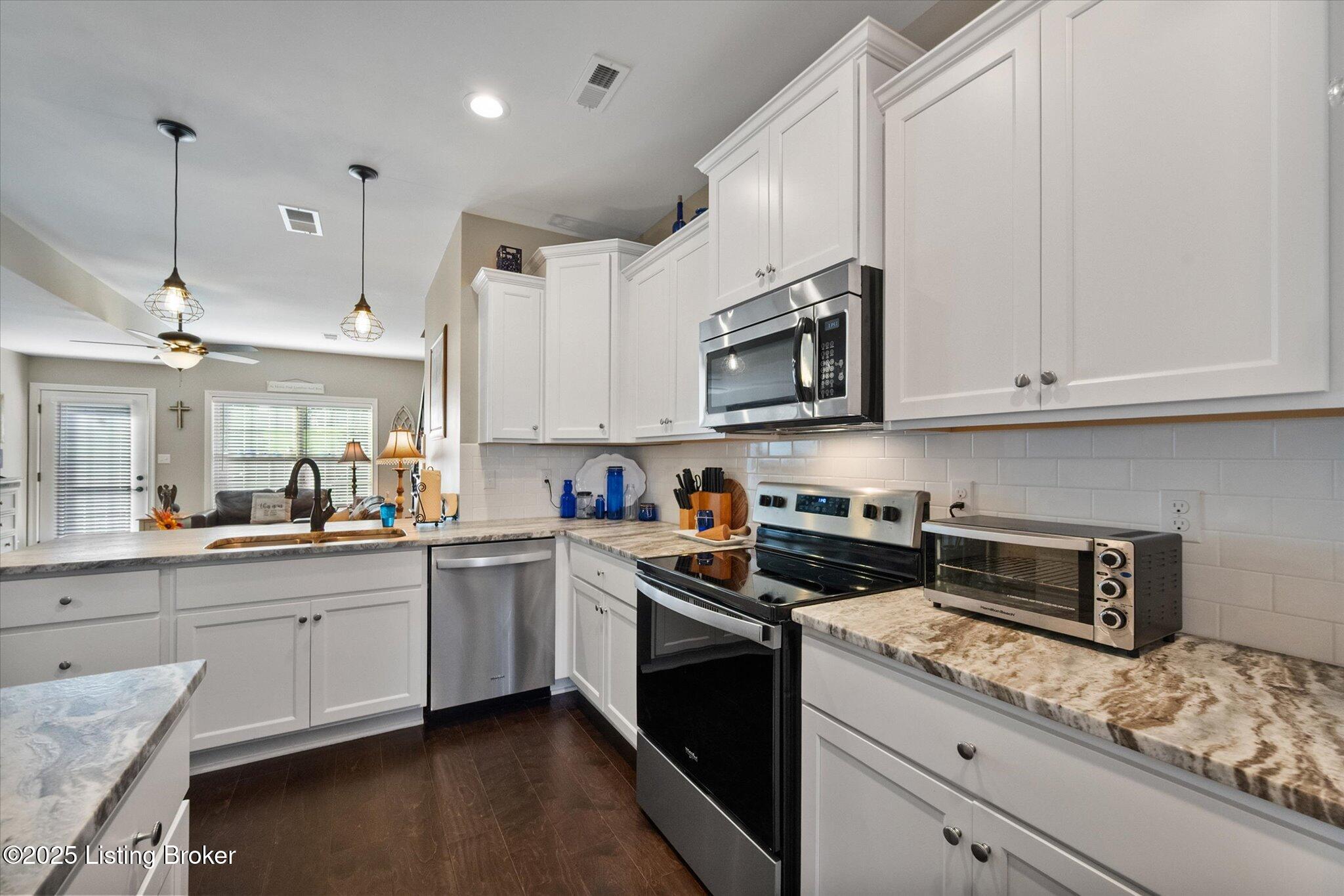27 Pheasant Glen Ct Property Photo 13