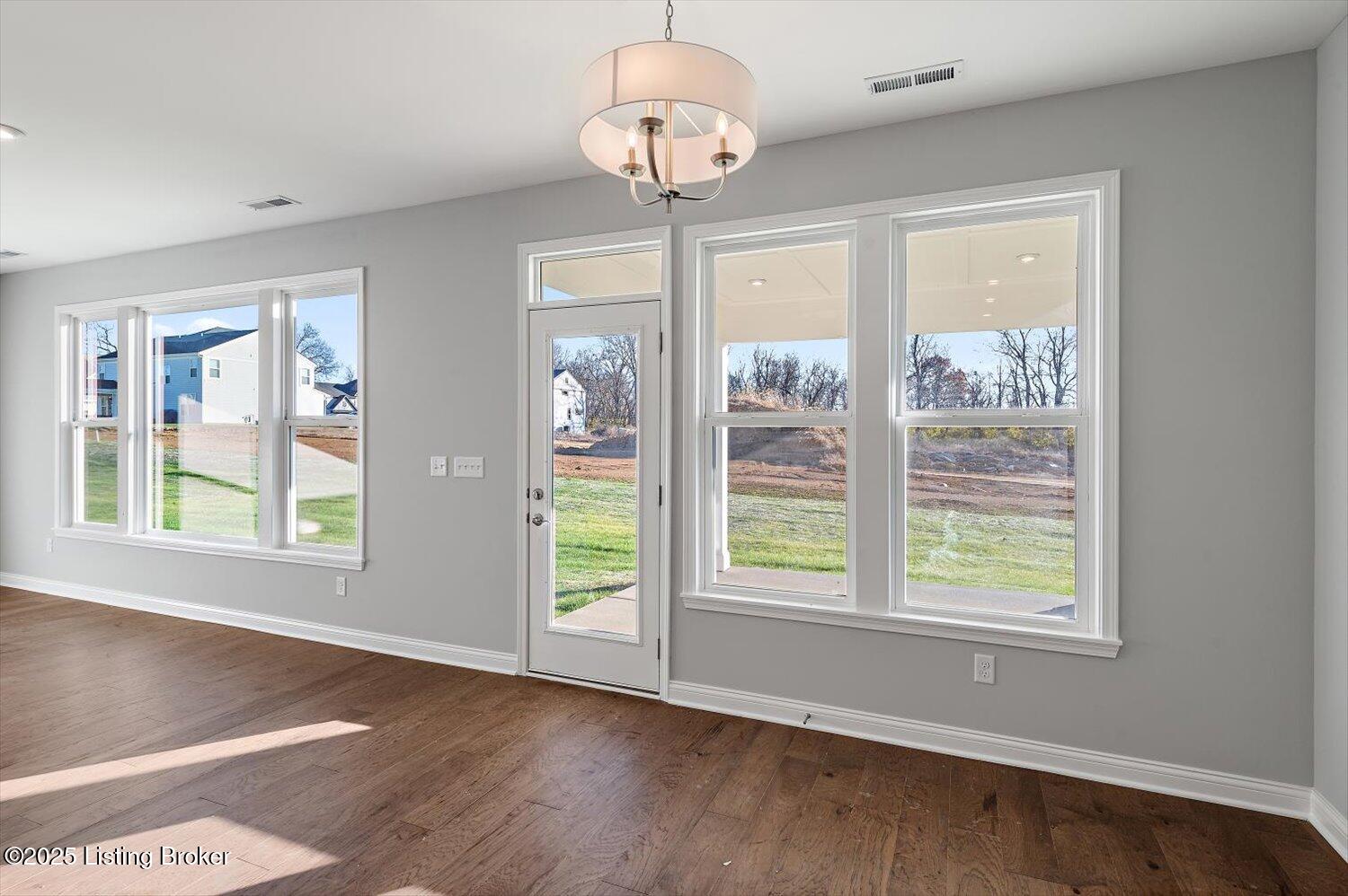 907 Creativity Crossing Property Photo 11