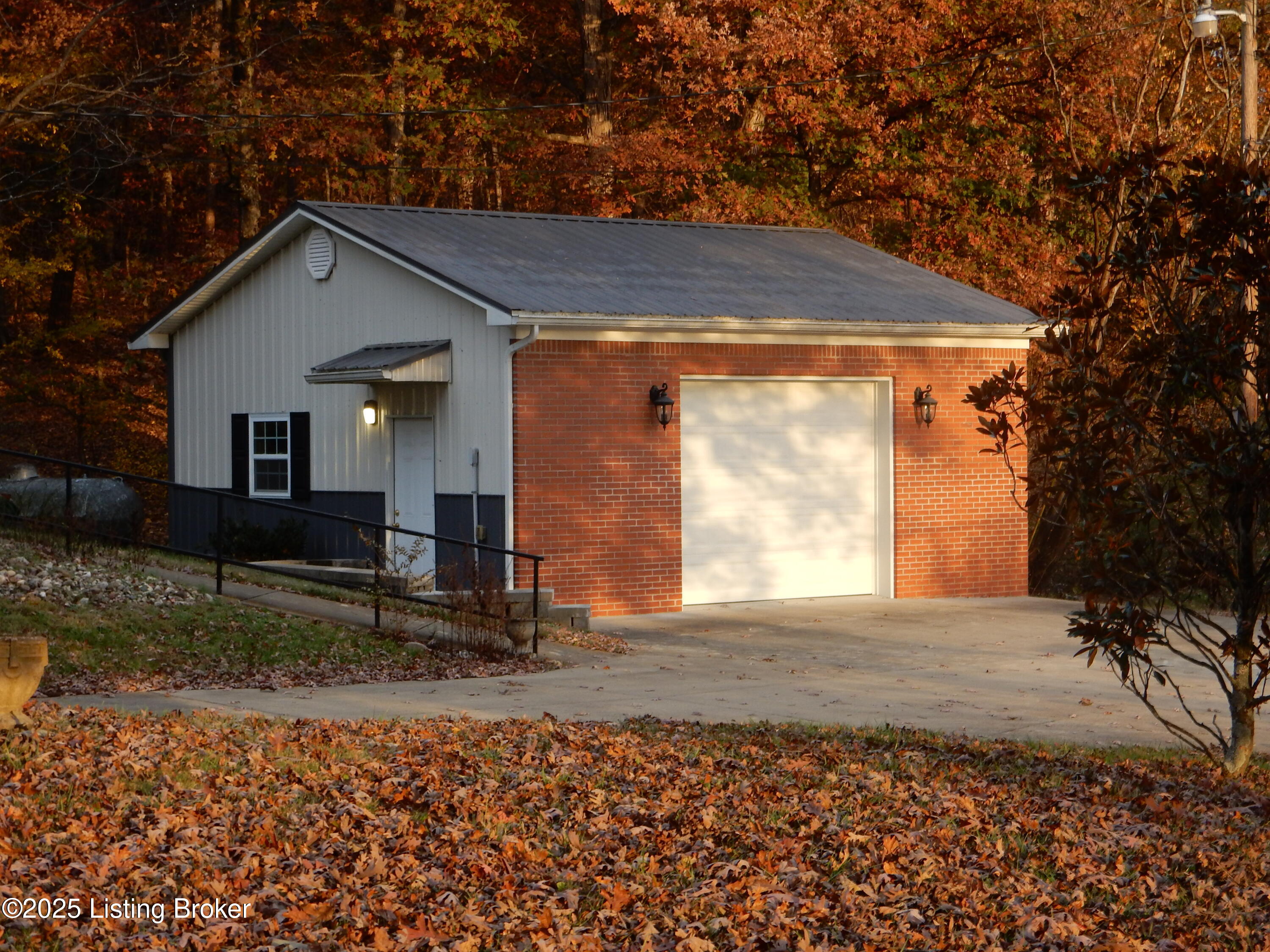 274 Knobview Dr Property Photo 4