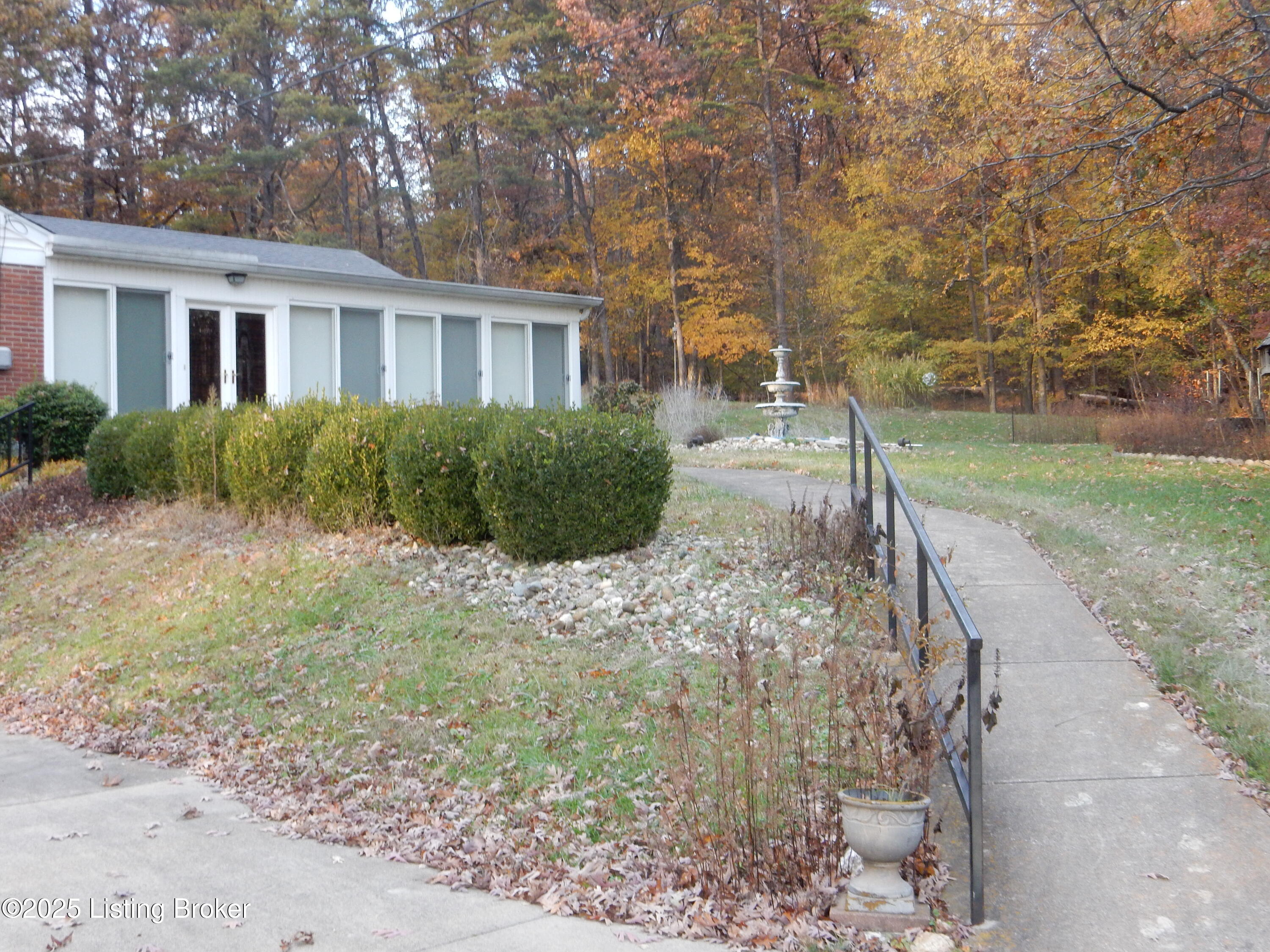 274 Knobview Dr Property Photo 7