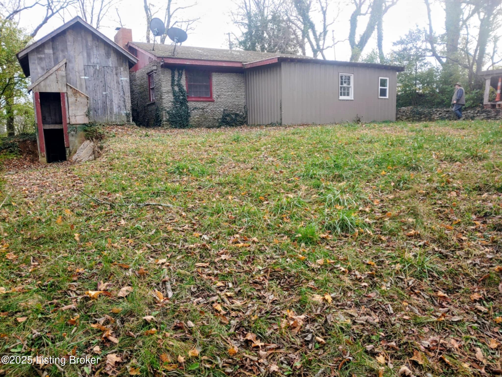 318 Sexton Rd Property Photo 2