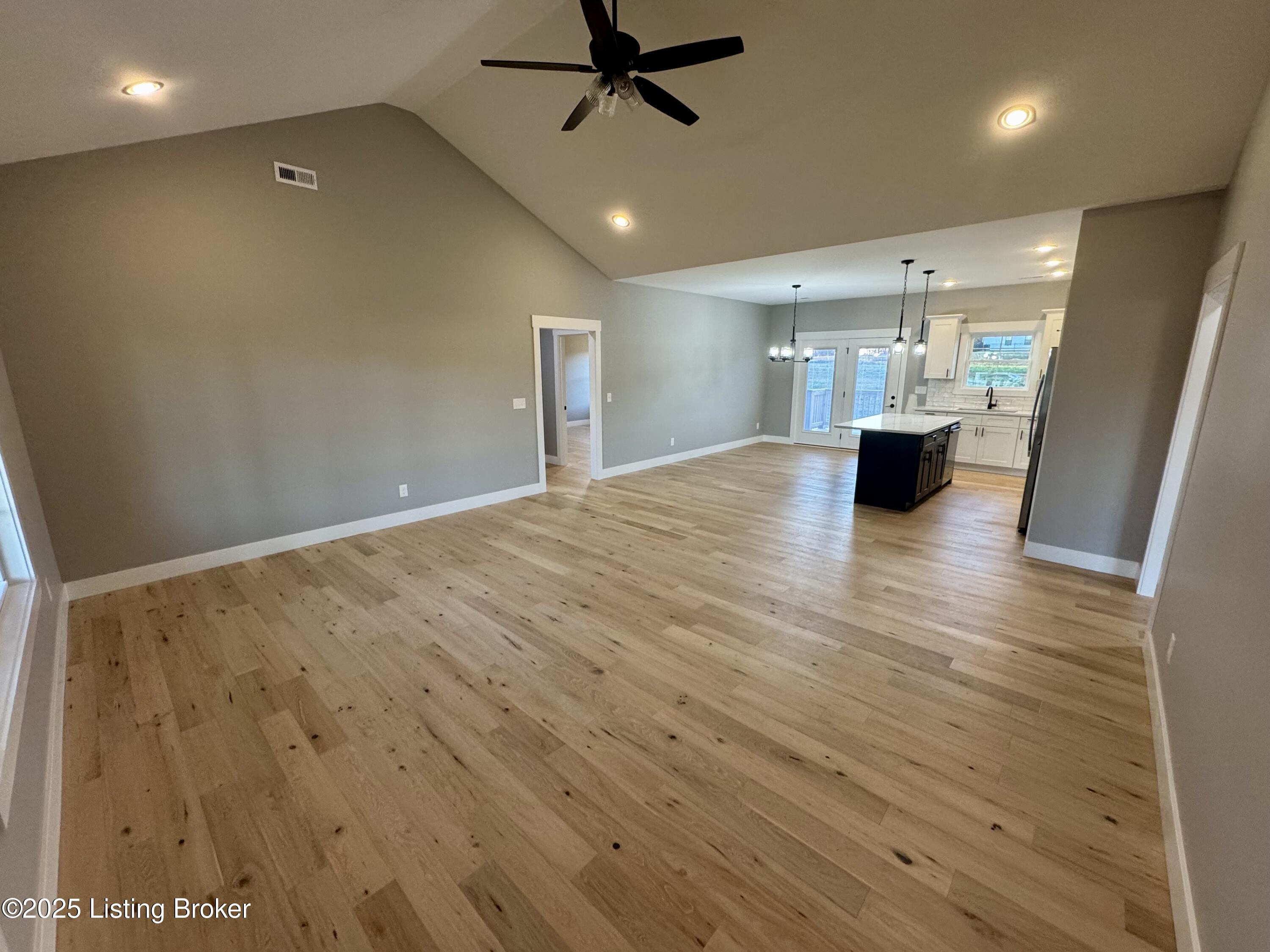 405 Palmetto Way Property Photo 5