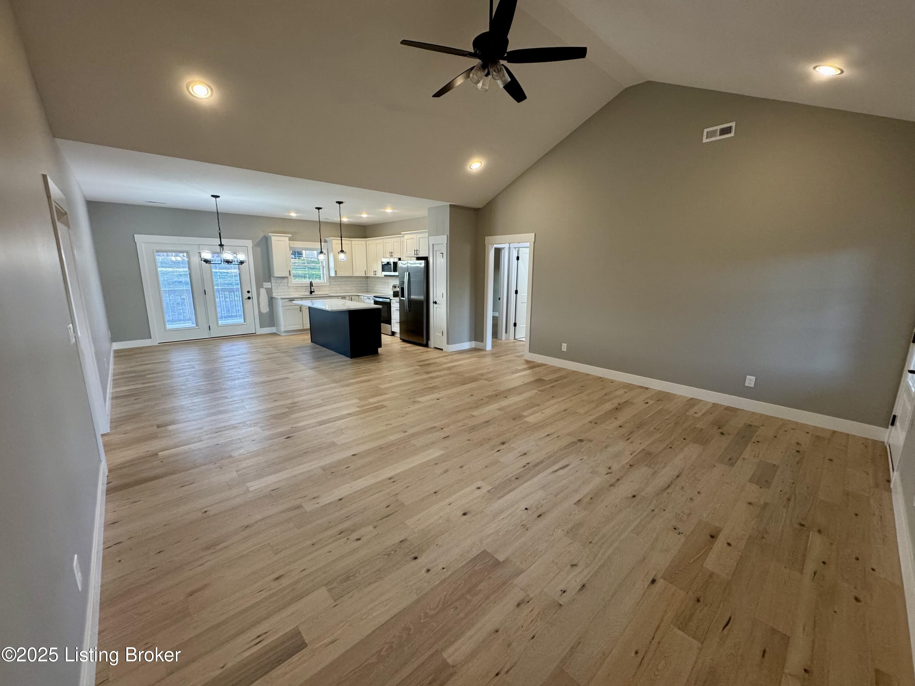 405 Palmetto Way Property Photo 6