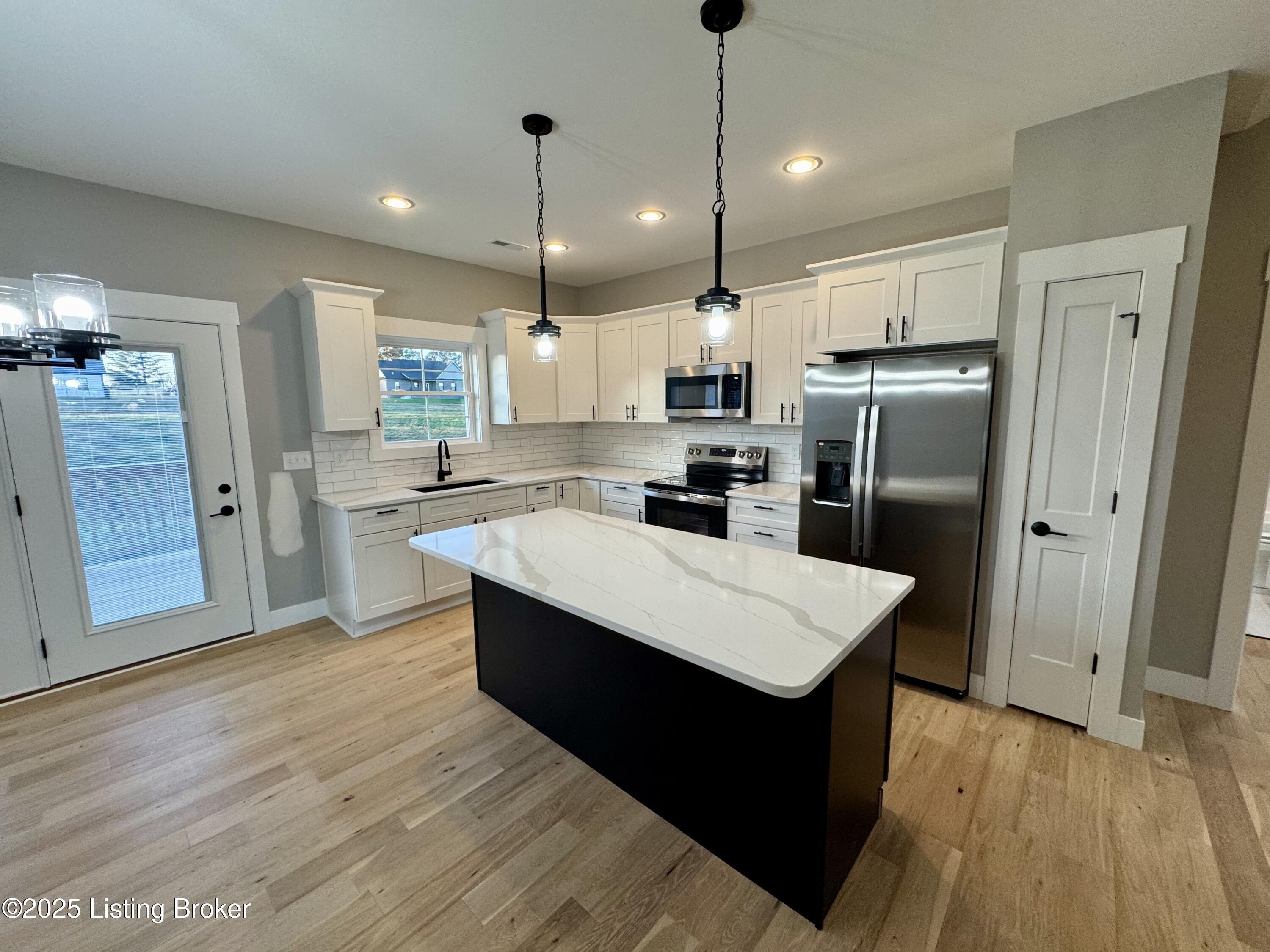 405 Palmetto Way Property Photo 8