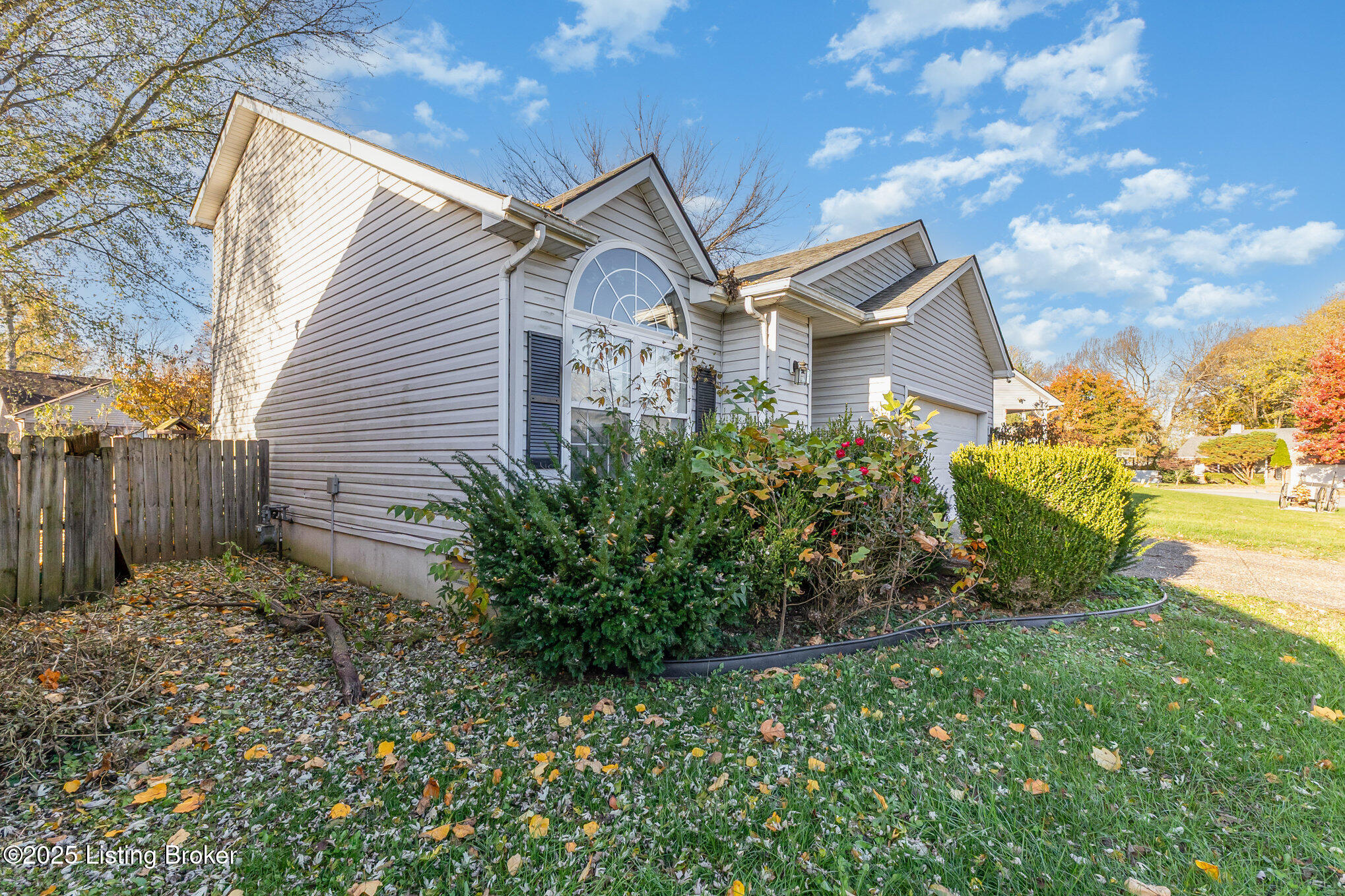 4908 Flushing Way Property Photo 4