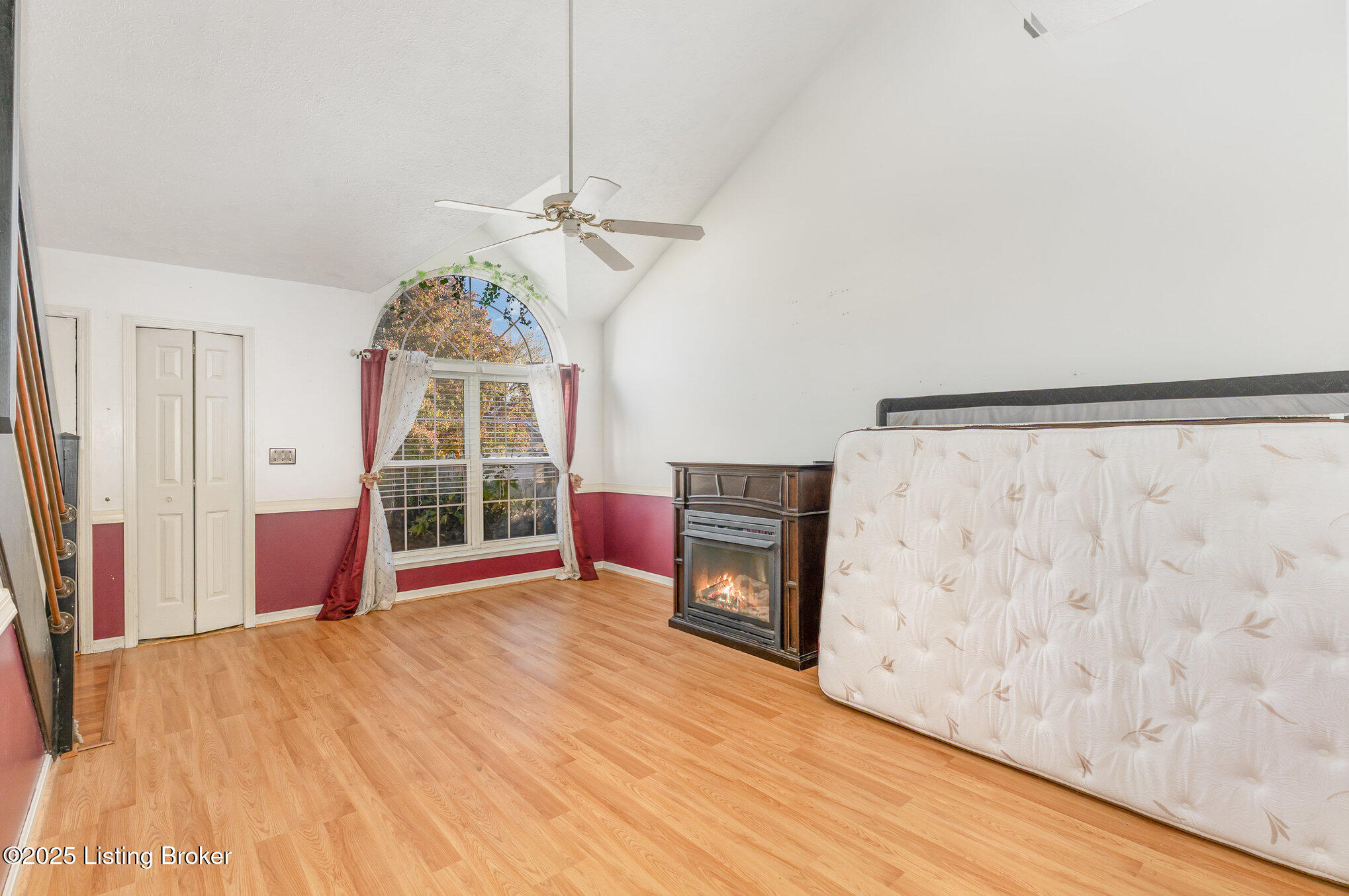 4908 Flushing Way Property Photo 6