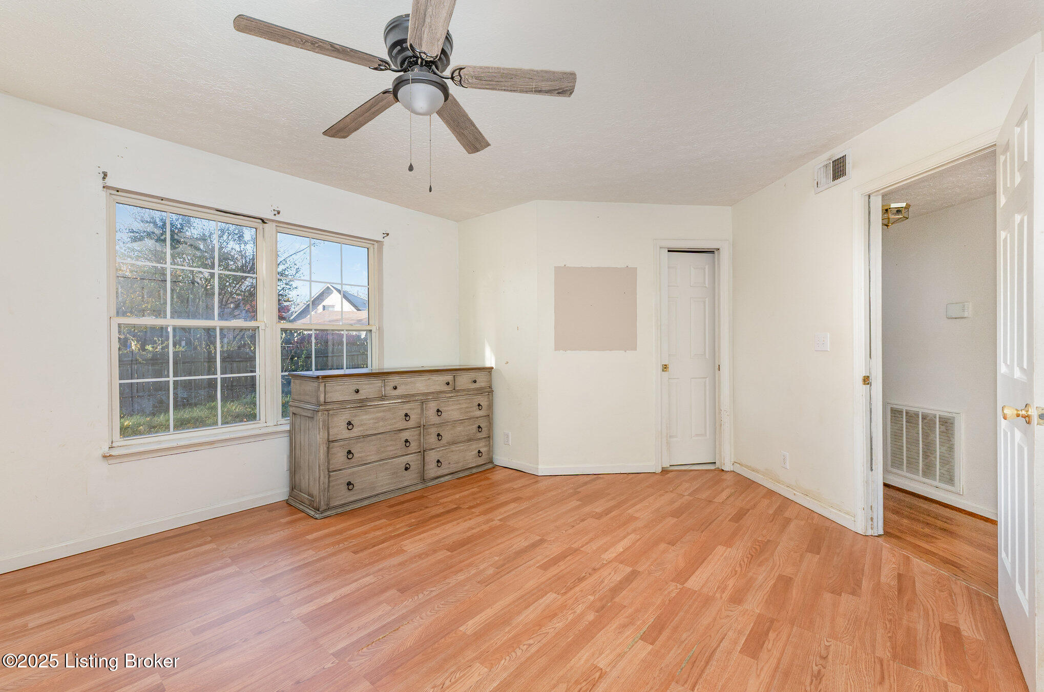 4908 Flushing Way Property Photo 11