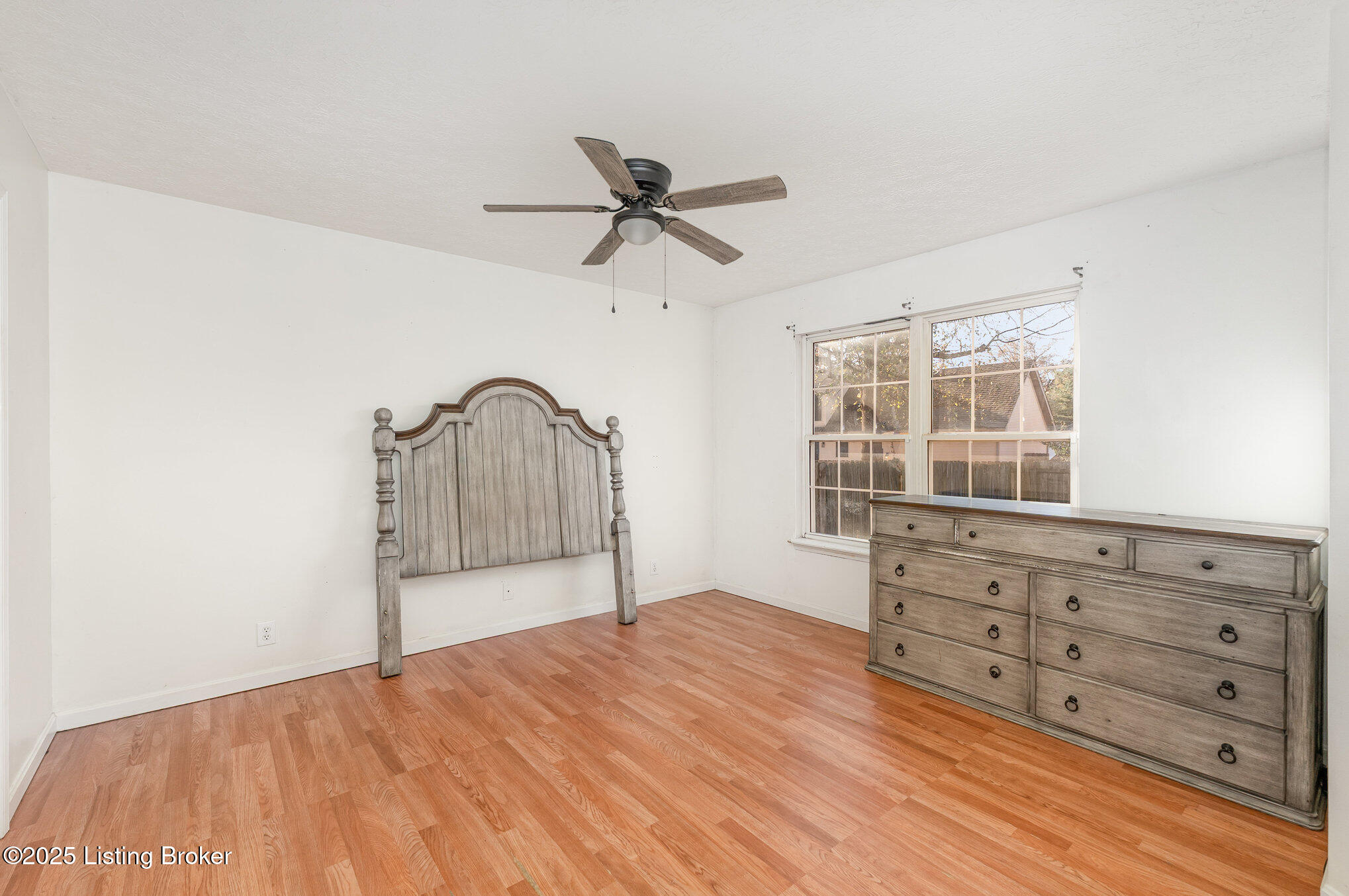 4908 Flushing Way Property Photo 13