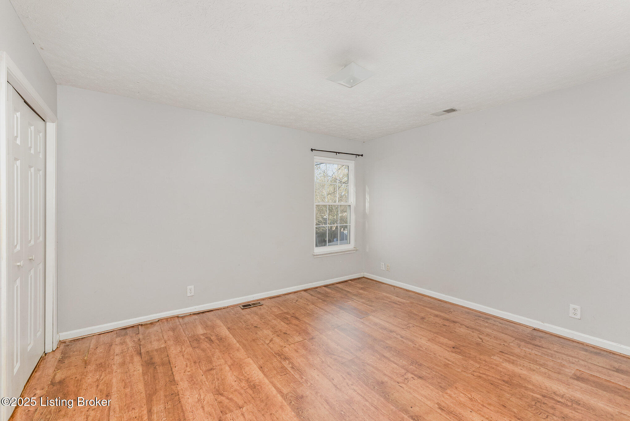 4908 Flushing Way Property Photo 17