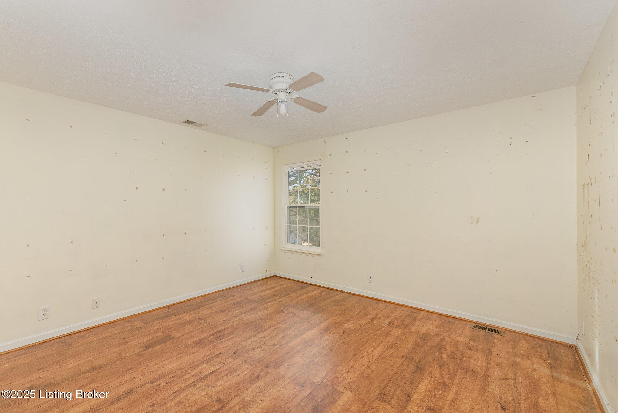 4908 Flushing Way Property Photo 22