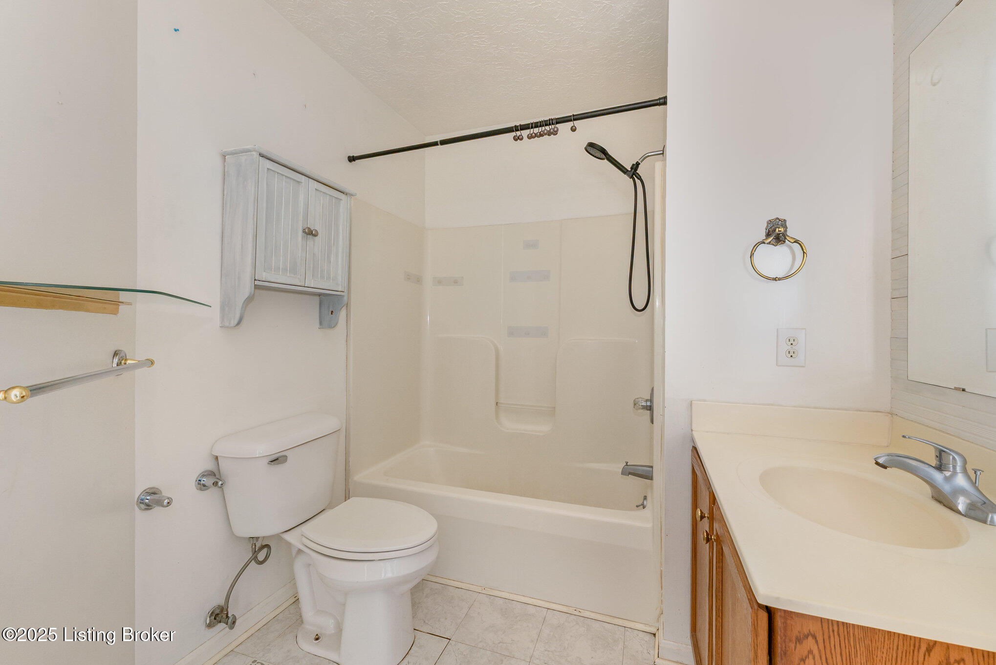 4908 Flushing Way Property Photo 25