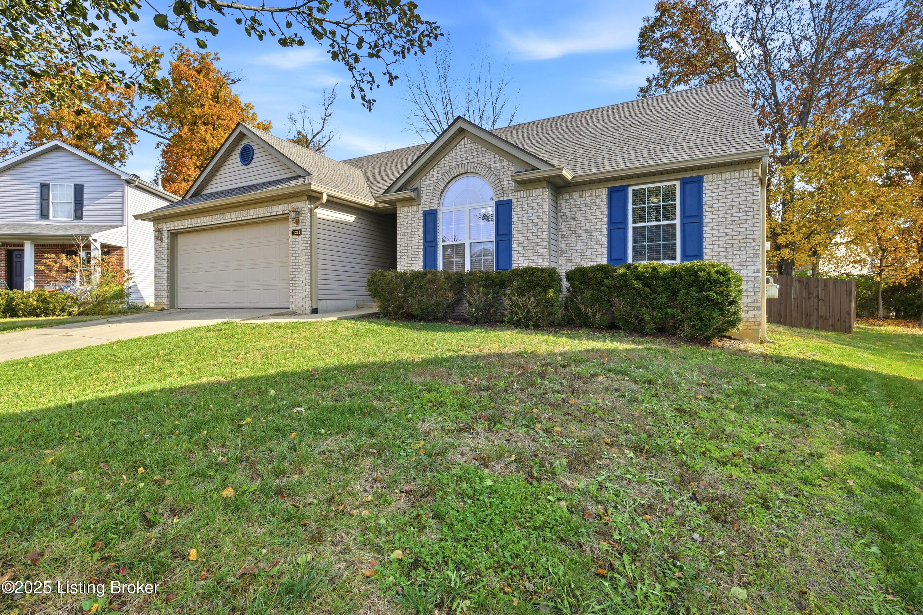 1211 Royal Ave Property Photo 1