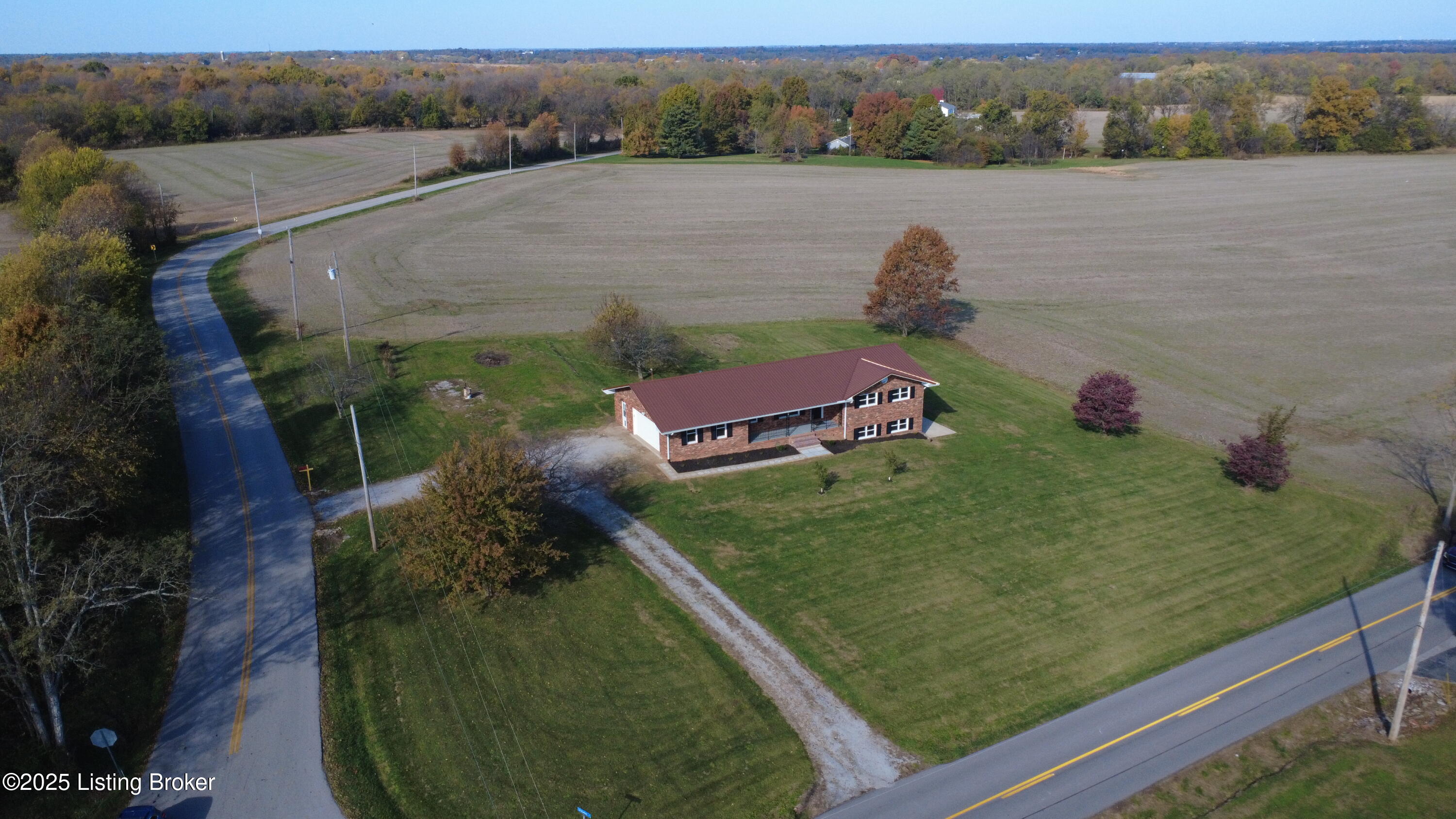 6425 Elmburg Rd Property Photo 5