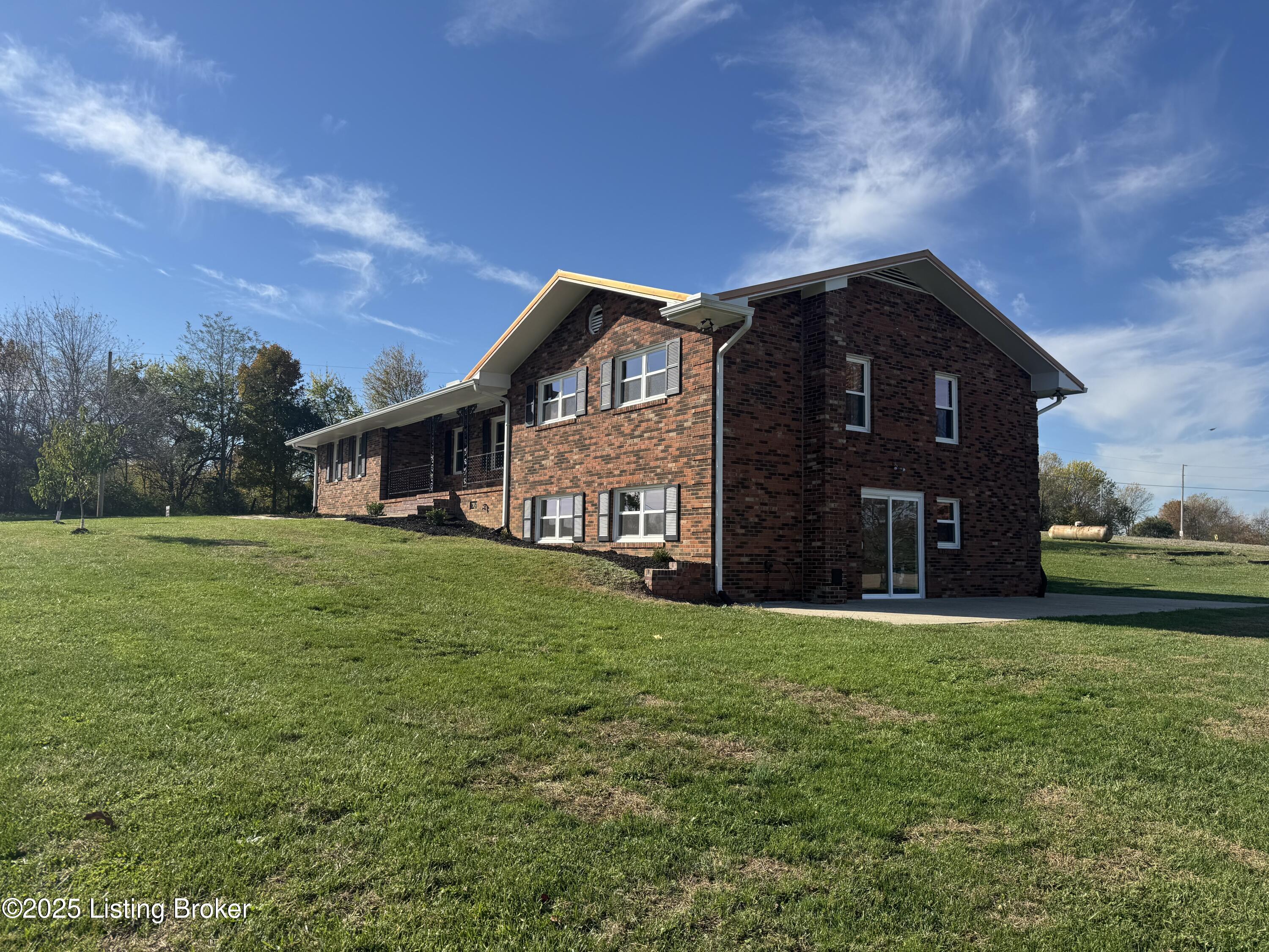 6425 Elmburg Rd Property Photo 9