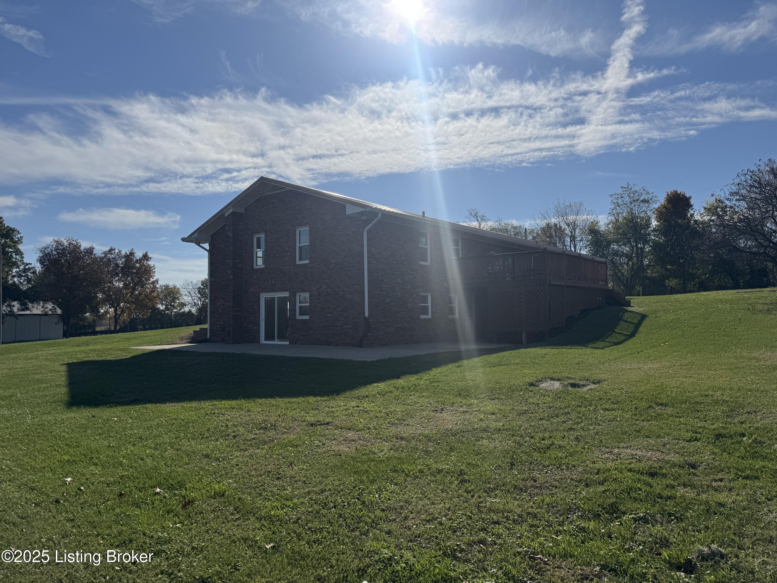 6425 Elmburg Rd Property Photo 10