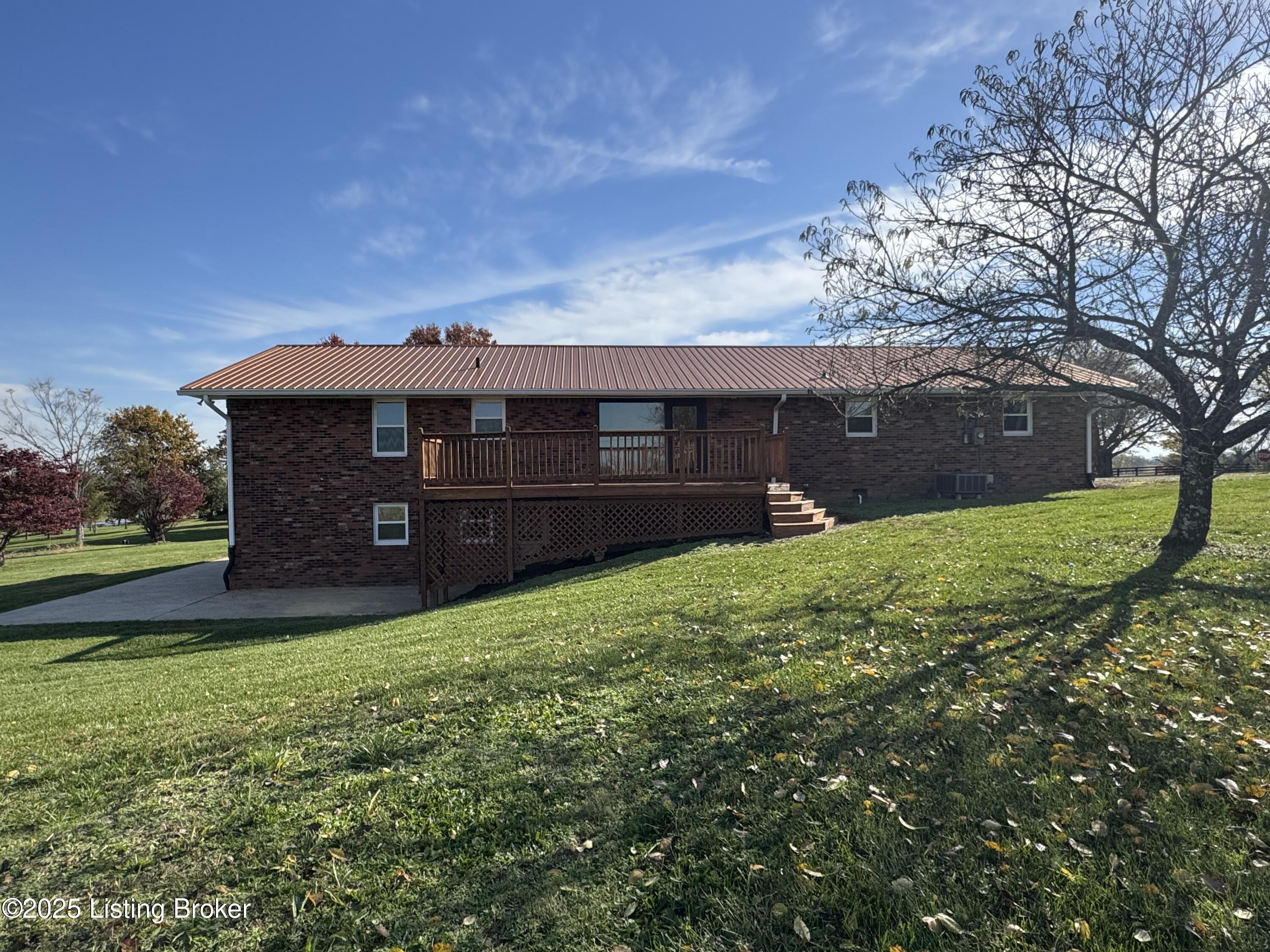 6425 Elmburg Rd Property Photo 11