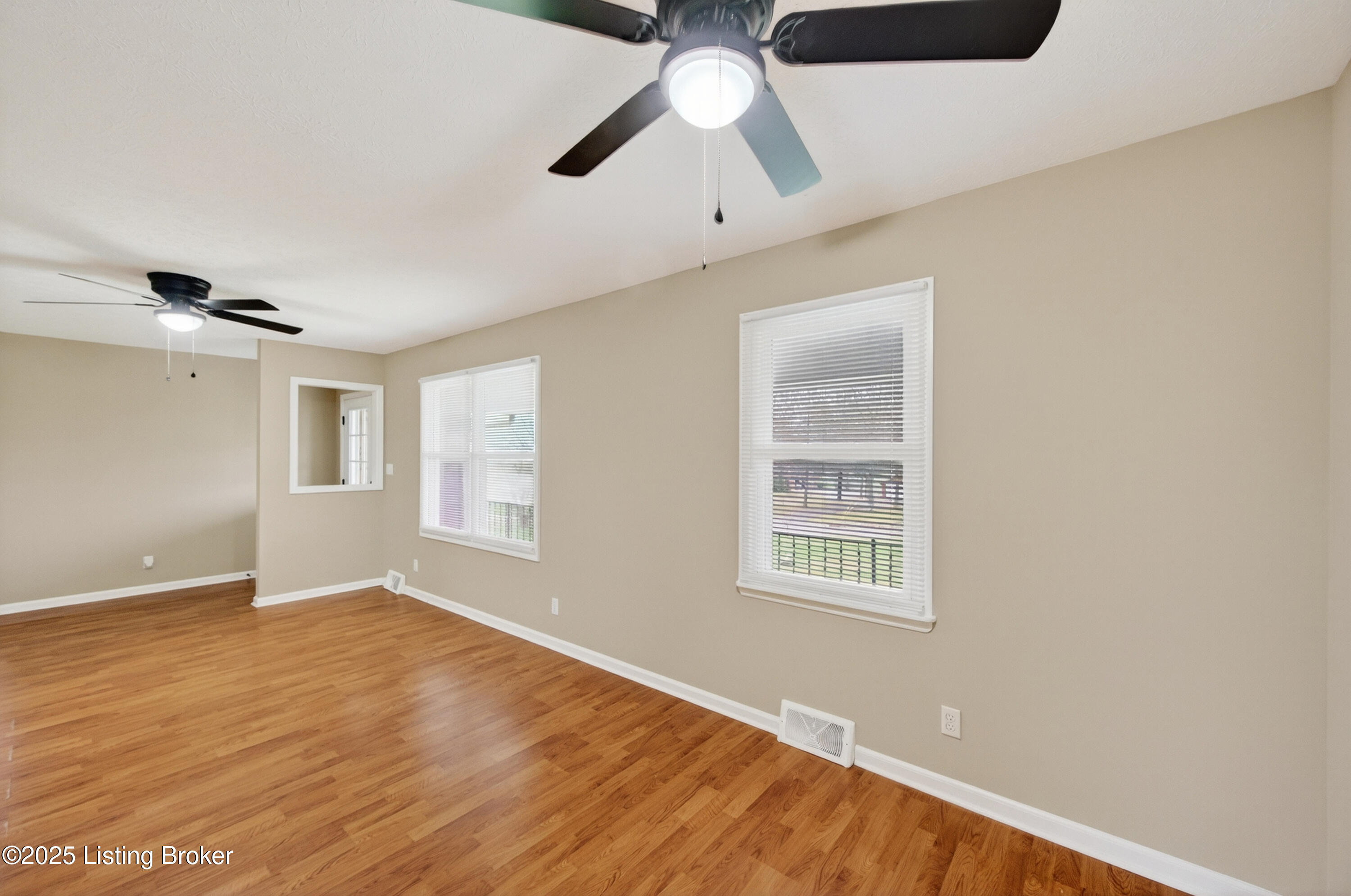 6425 Elmburg Rd Property Photo 16
