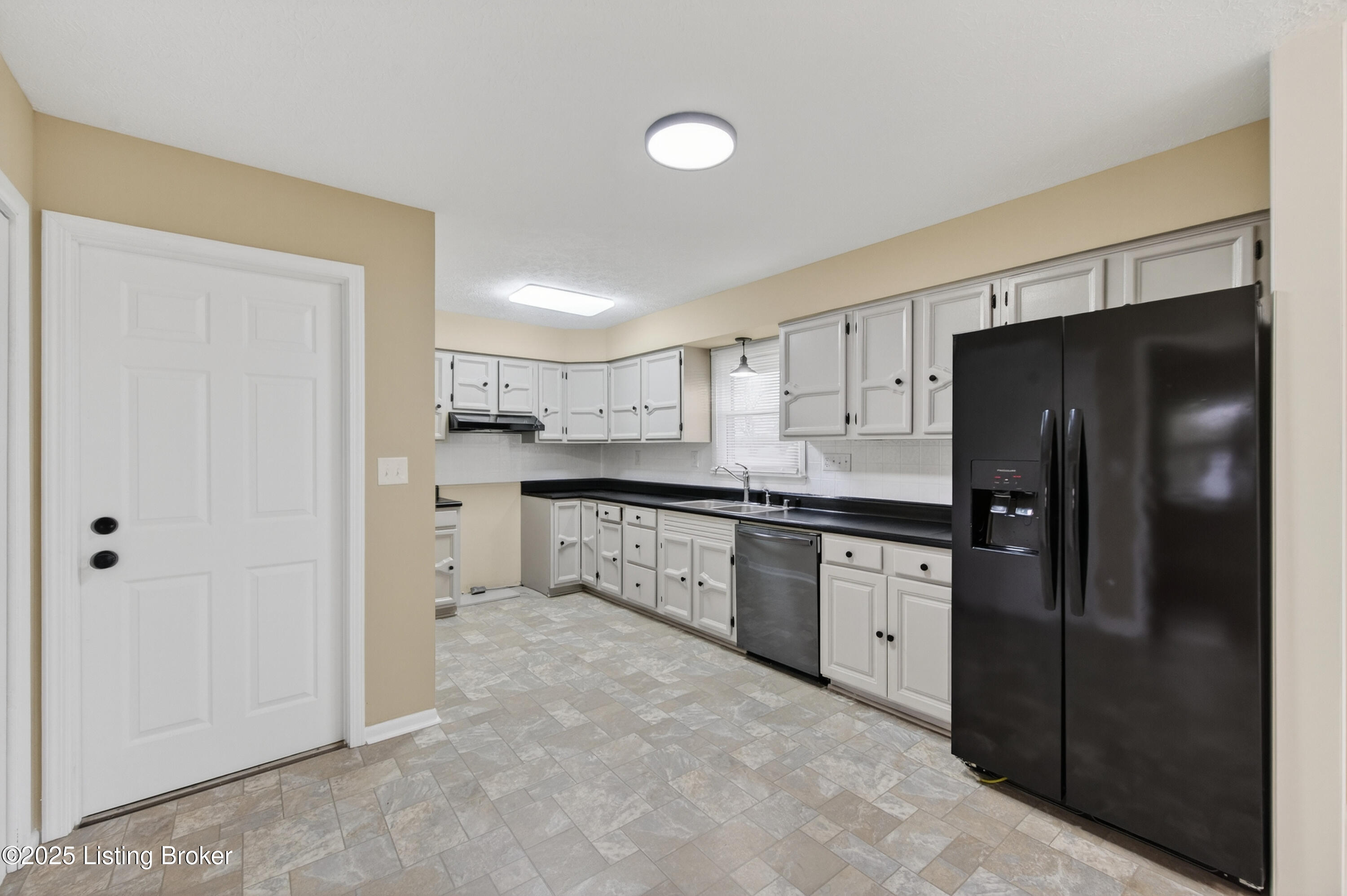 6425 Elmburg Rd Property Photo 18