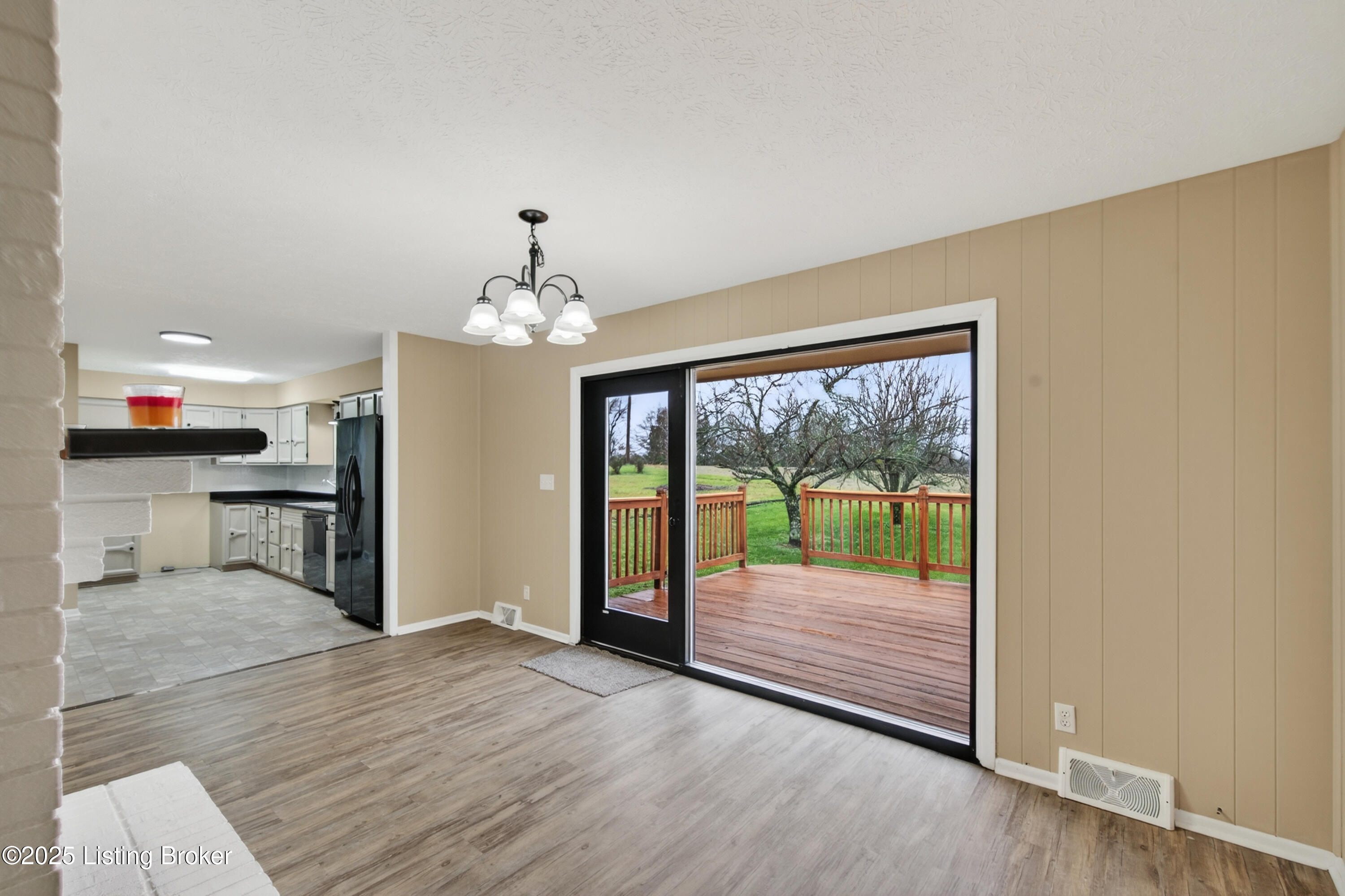 6425 Elmburg Rd Property Photo 24
