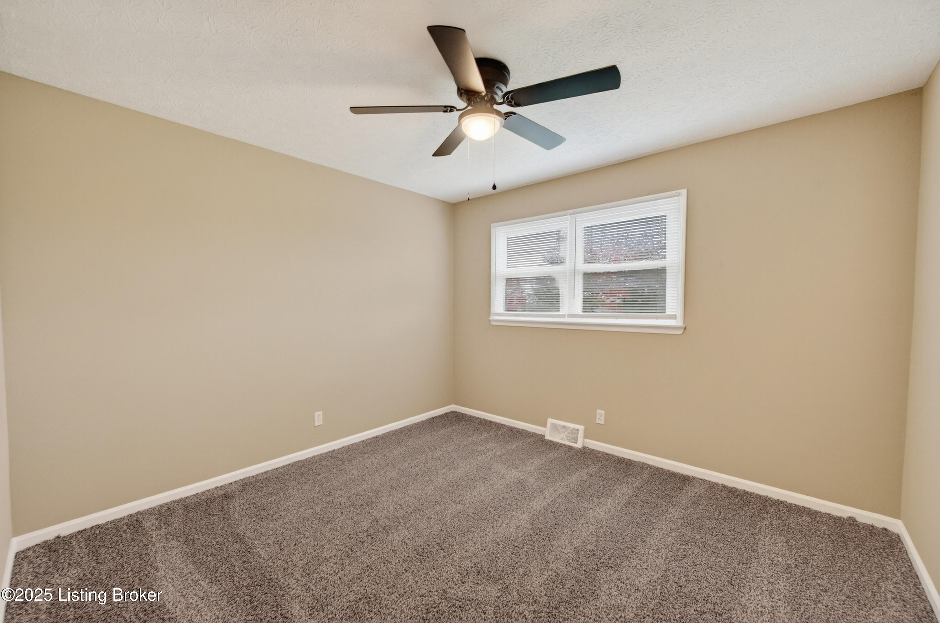 6425 Elmburg Rd Property Photo 29
