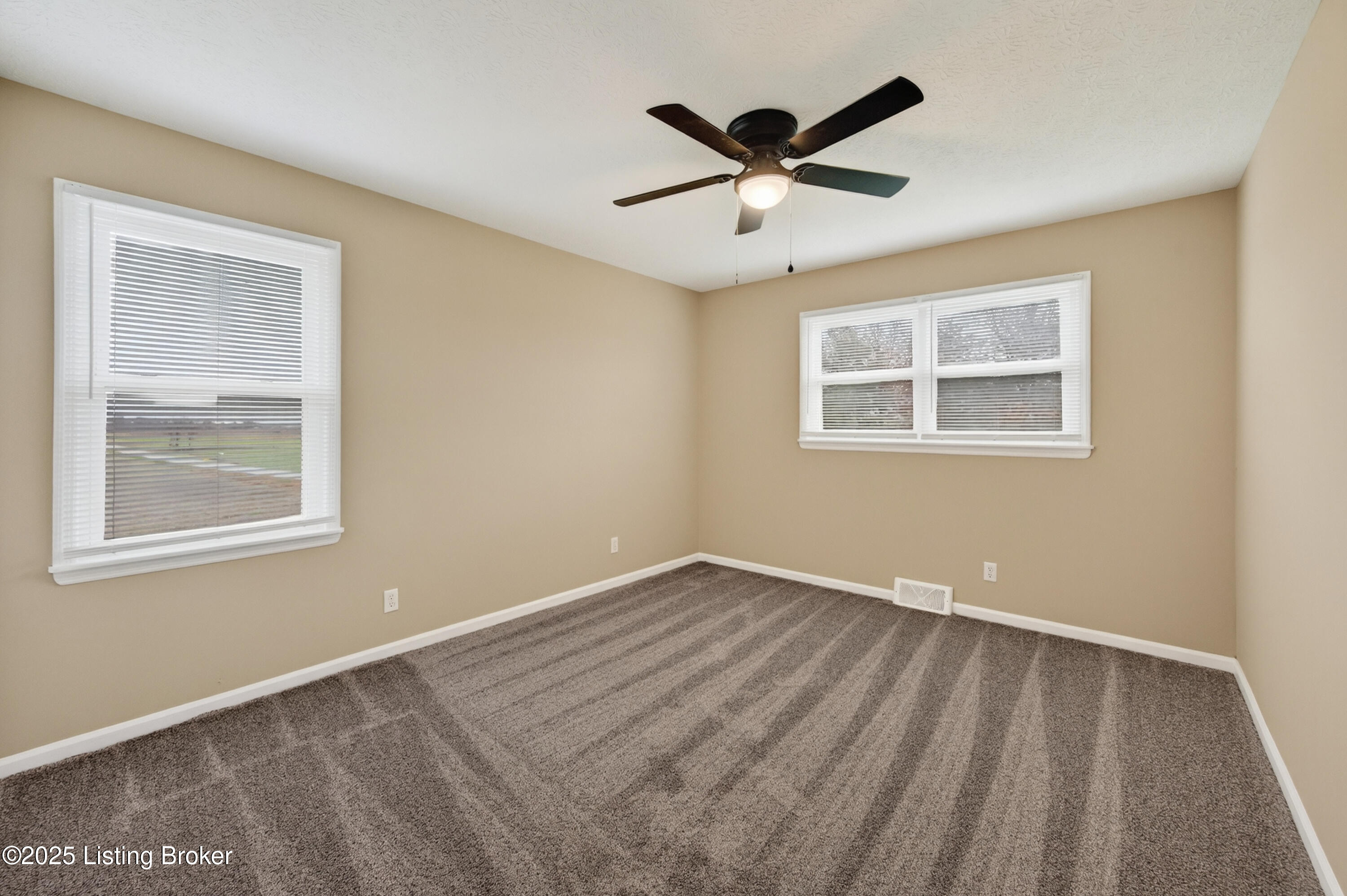 6425 Elmburg Rd Property Photo 30