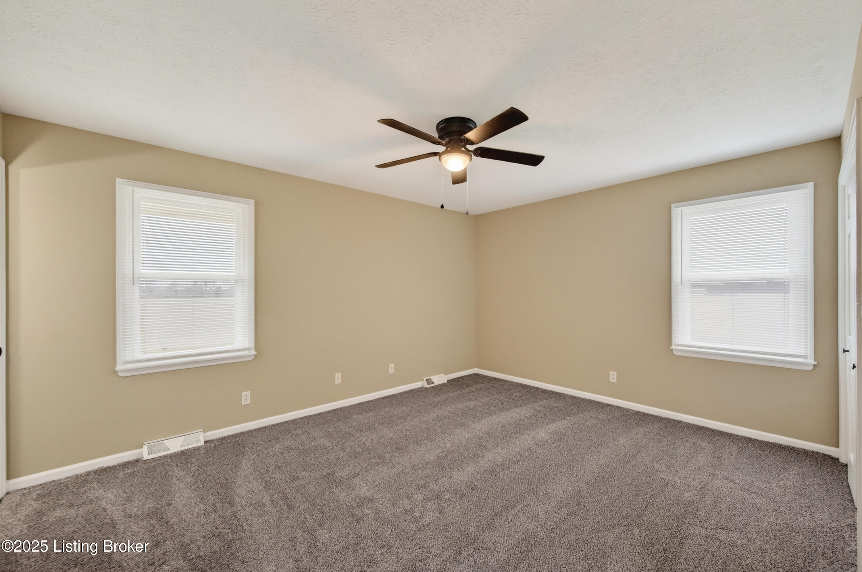 6425 Elmburg Rd Property Photo 31