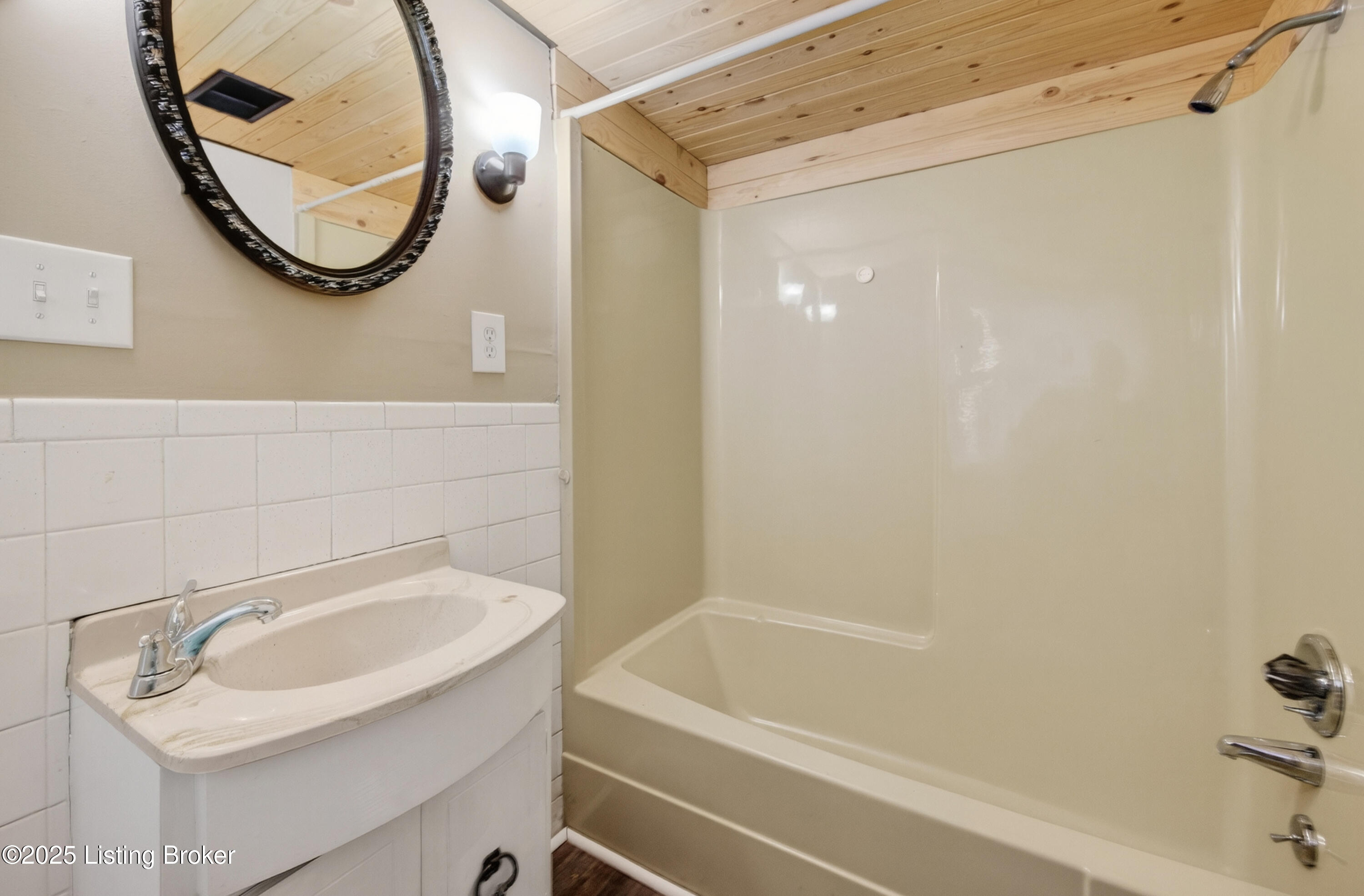 6425 Elmburg Rd Property Photo 42