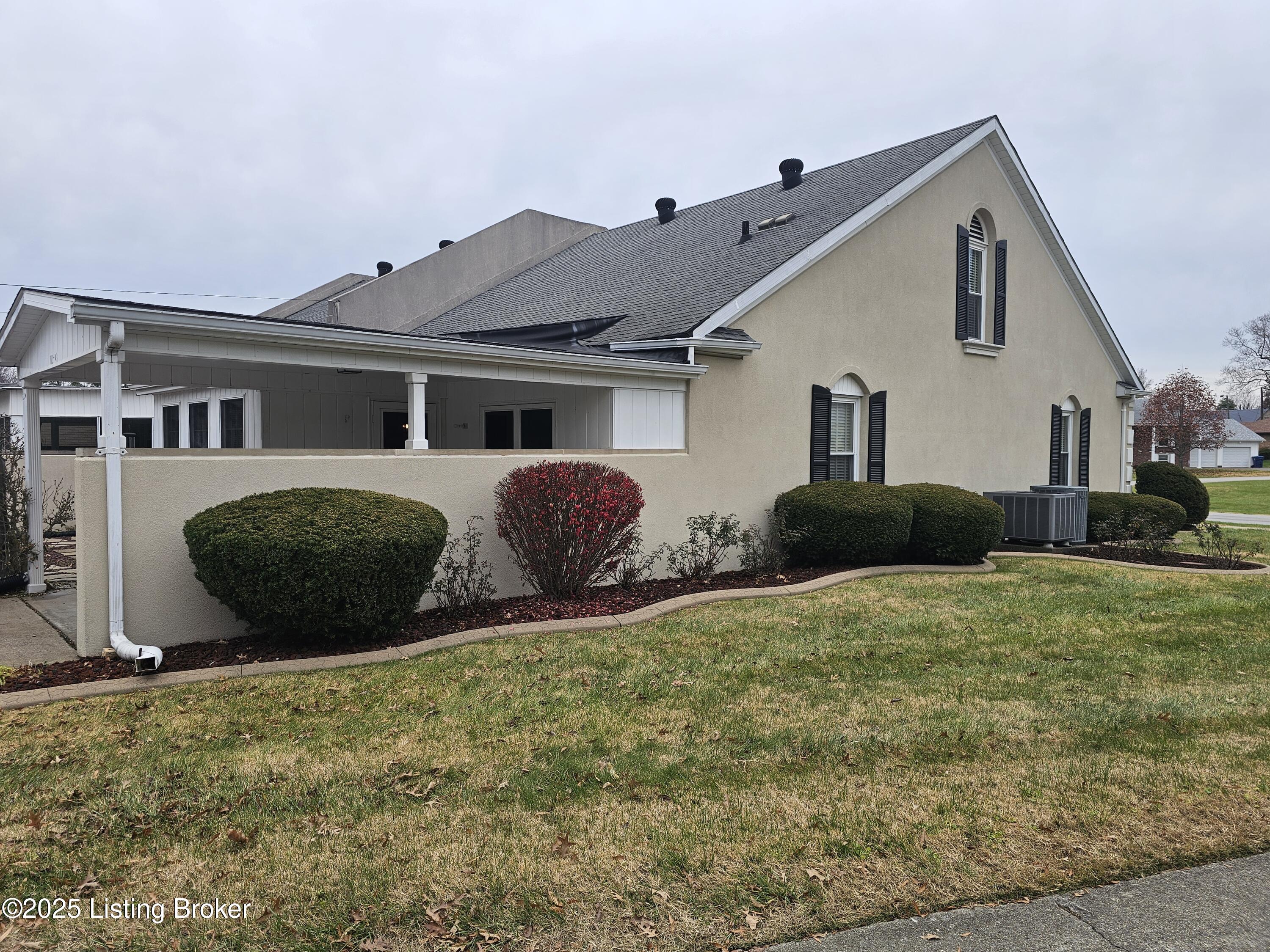 102 Regency Ct B-3 Property Photo 5